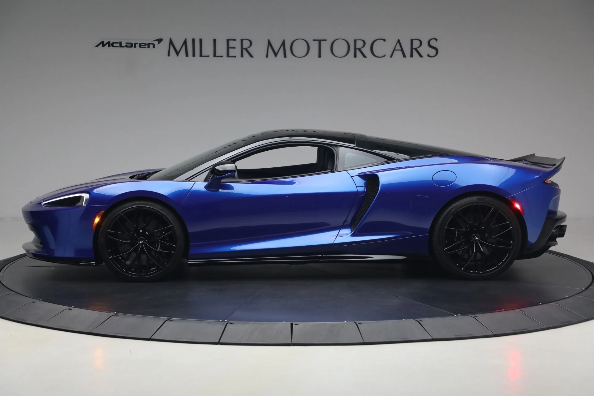 mph002_1024121569_Used_2023_Mc_Laren_GT_Luxe_efb9a8c952