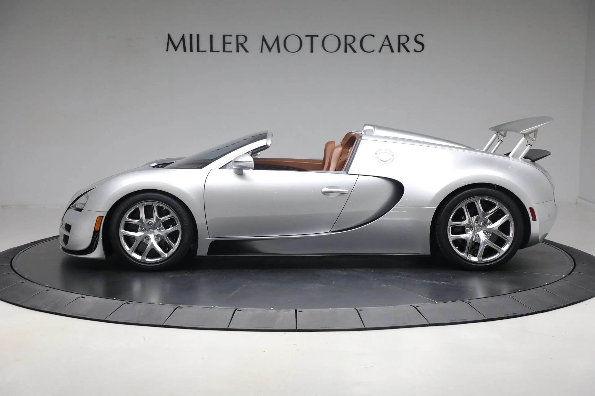 mph002_1024212452_Used_2015_Bugatti_Veyron_164_Grand_Sport_Vitesse_24b6fb62eb