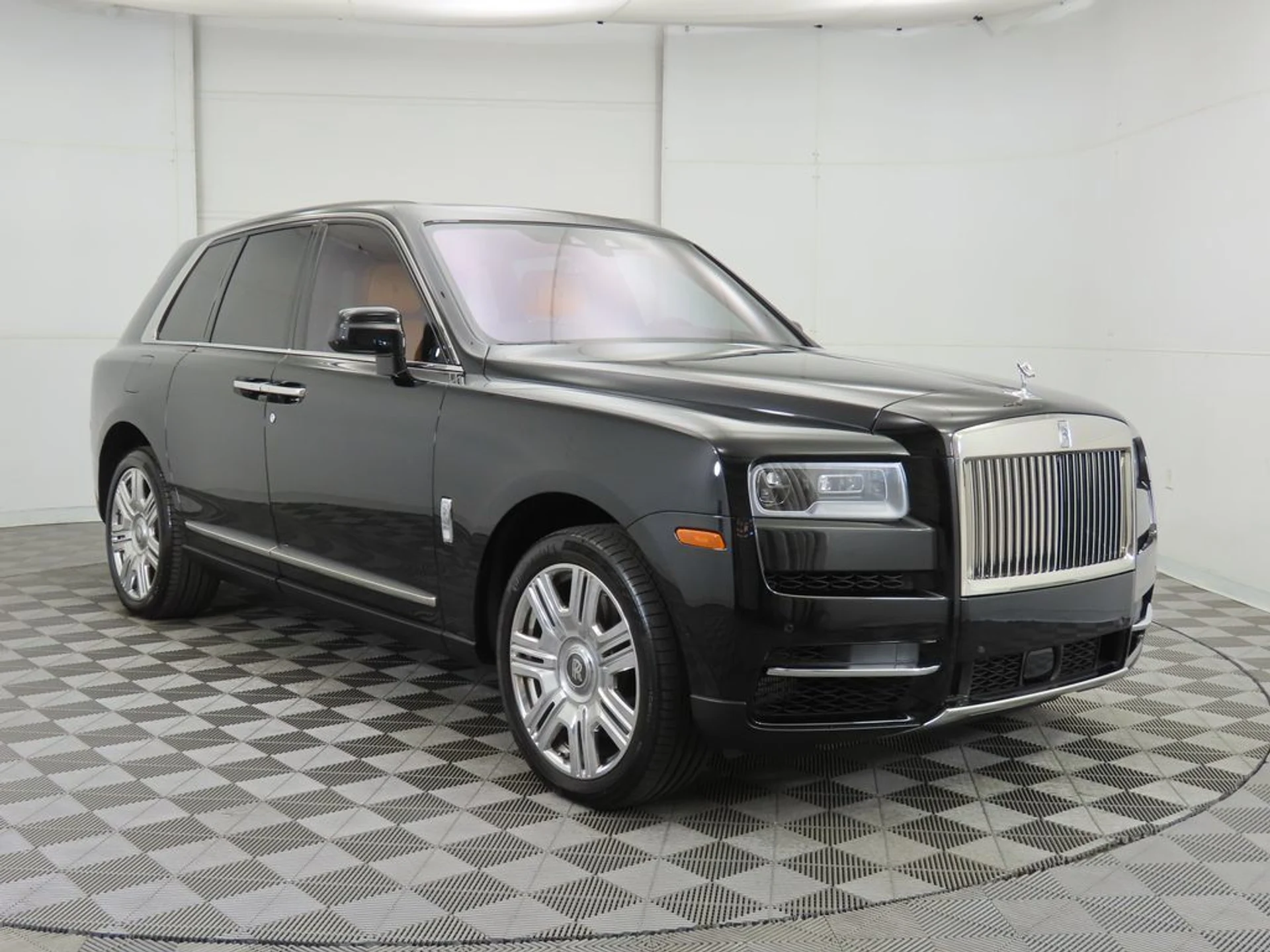 mph002_1025173344_used_2023_rolls_royce_cullinan_sportutility_8119_22974083_3_1024_93b935c3b0