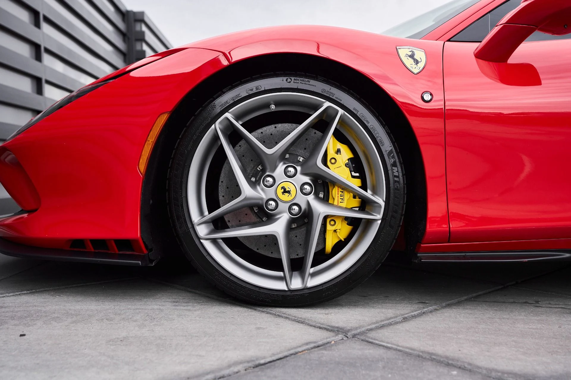 mph002_1031955311_Used_2020_Ferrari_F8_Tributo_Base_1761597605_fee0581baa
