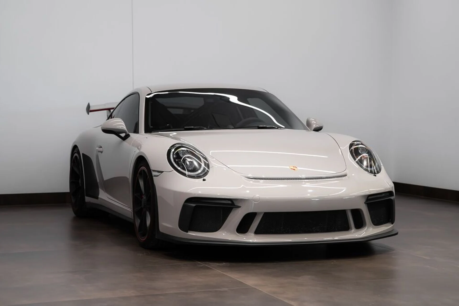 mph002_1040581834_porsche_911_2018_jpg_v_1773863537_1b3be59c36