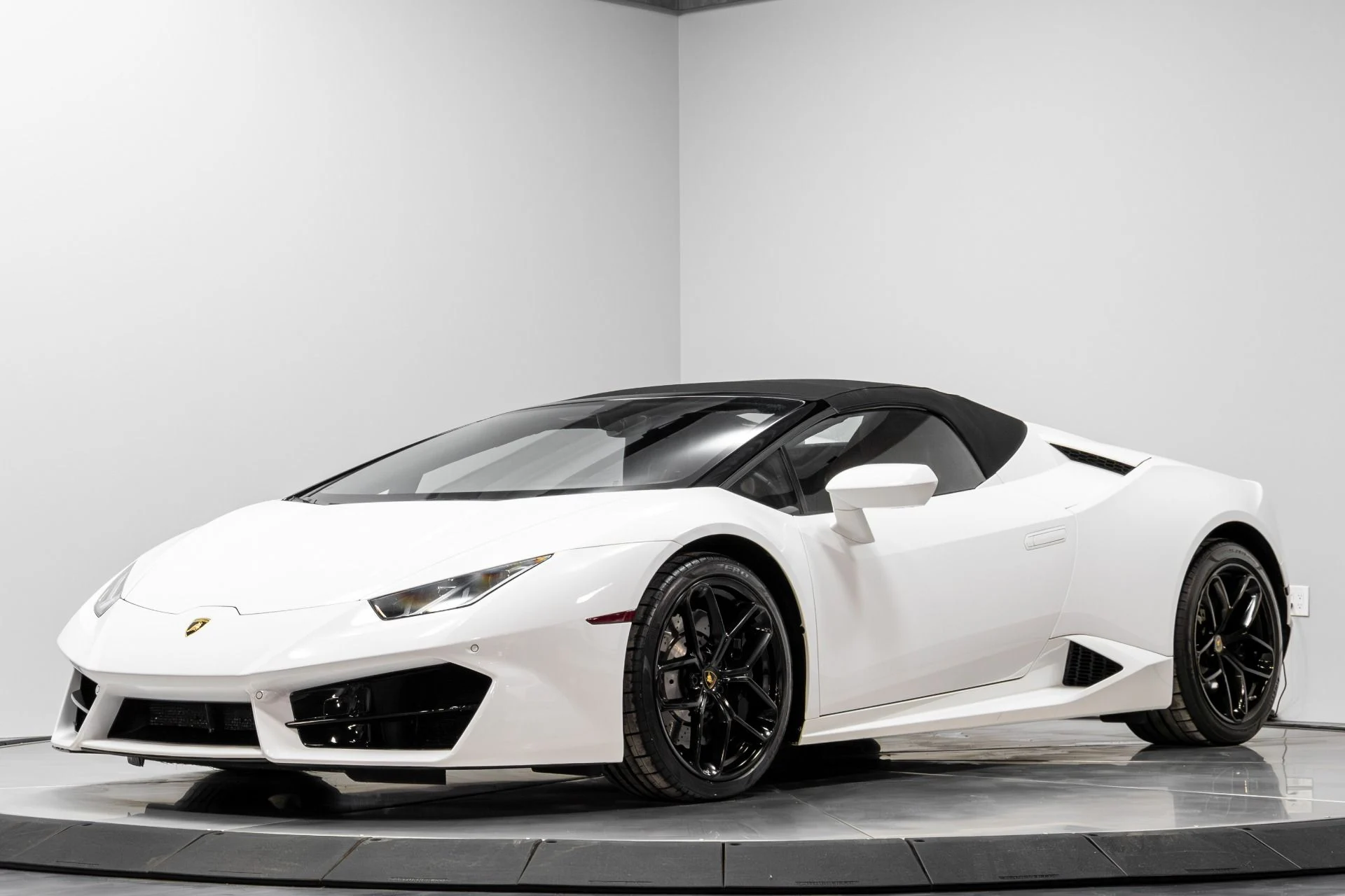 mph002_1042929654_Used_2019_Lamborghini_Huracan_LP_580_2_S_1778195053_bbe01d5bf8