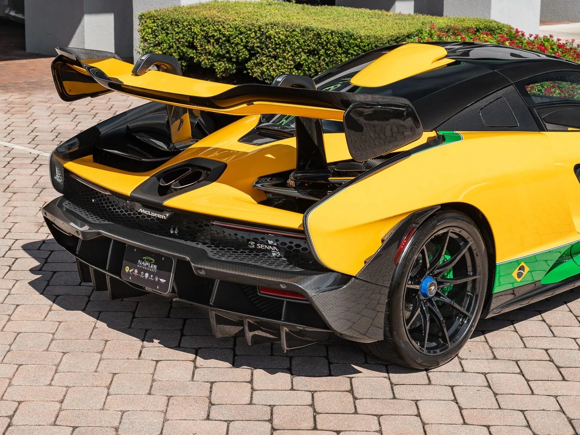 mph002_1047910285_Used_2019_Mc_Laren_Senna_1757779854_8b48445604
