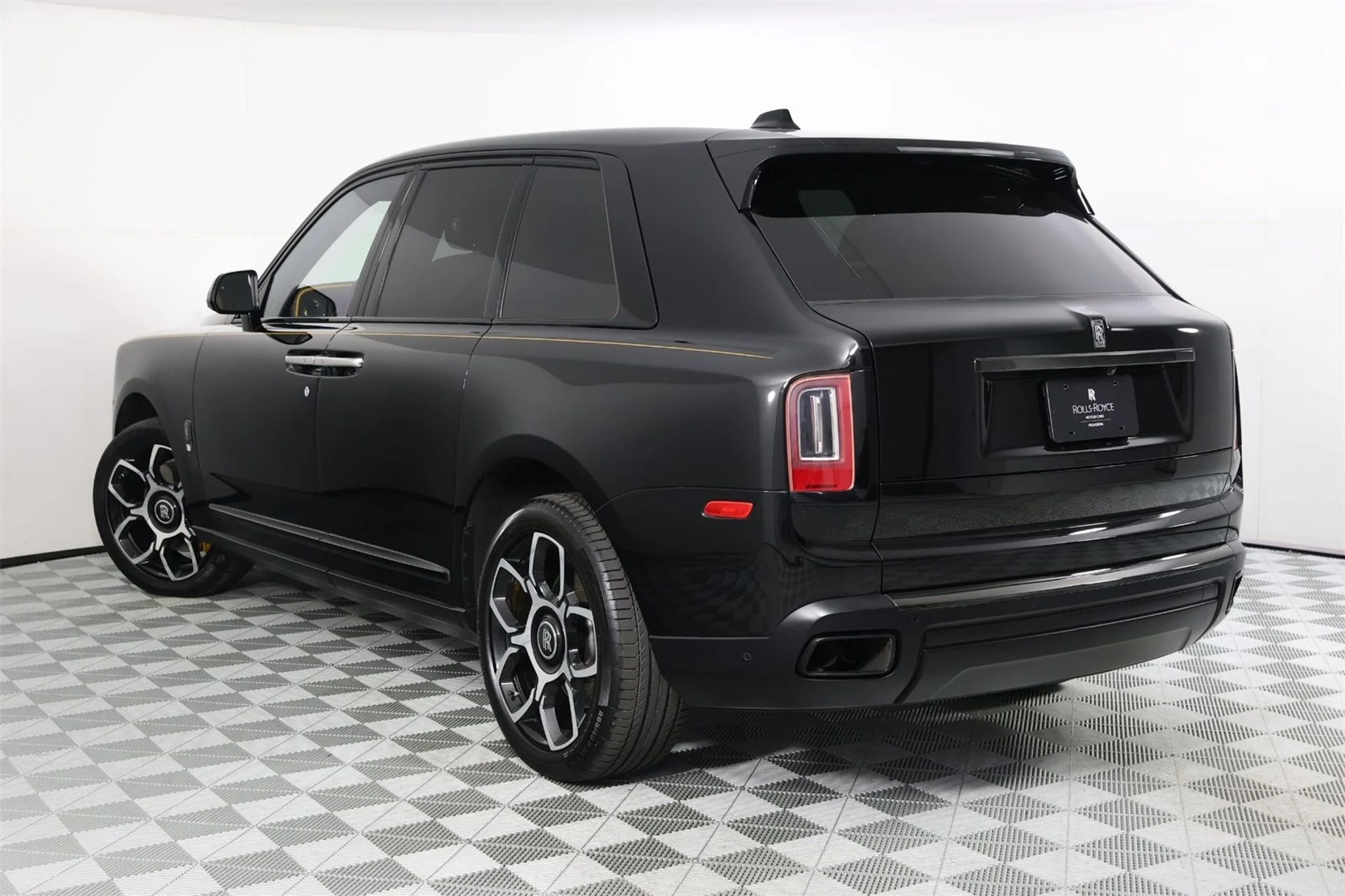 mph002_1051070901_3ee81a7b72fc0d9eba85e69a8db51aa4_6d8af2dd4f