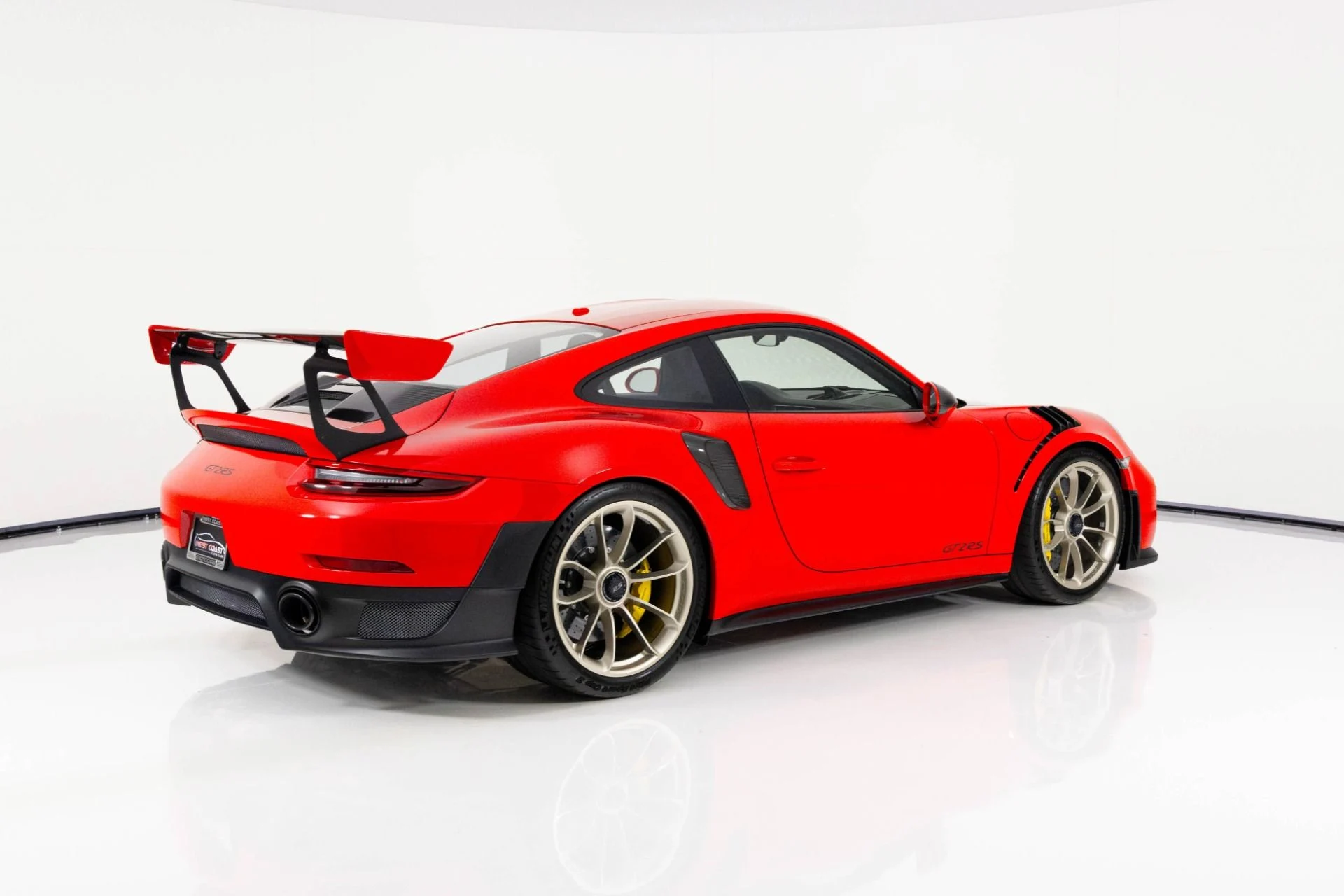 mph002_1051314303_Used_2019_Porsche_911_GT_2_RS_1761868459_c8d4fd3626