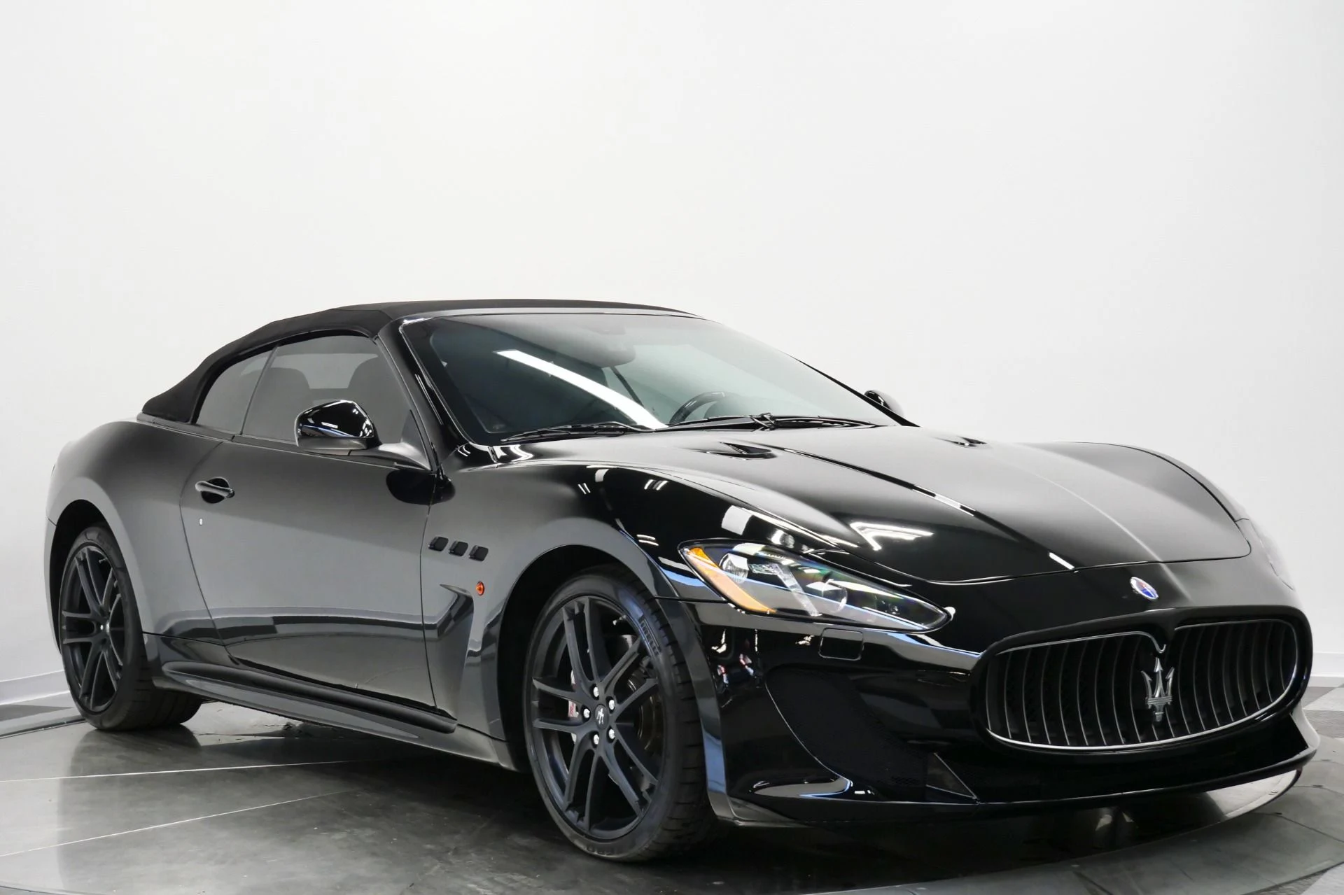 mph002_1051526620_Used_2013_Maserati_Gran_Turismo_Convertible_MC_Carbon_Fiber_Interior_Trim_Great_Sound_1773764089_3648d905e9