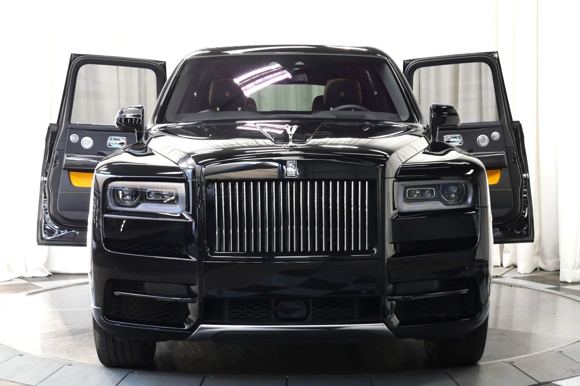 mph002_1052384115_Used_2023_Rolls_Royce_Cullinan_Black_Badge_1753287891_70c66d8826