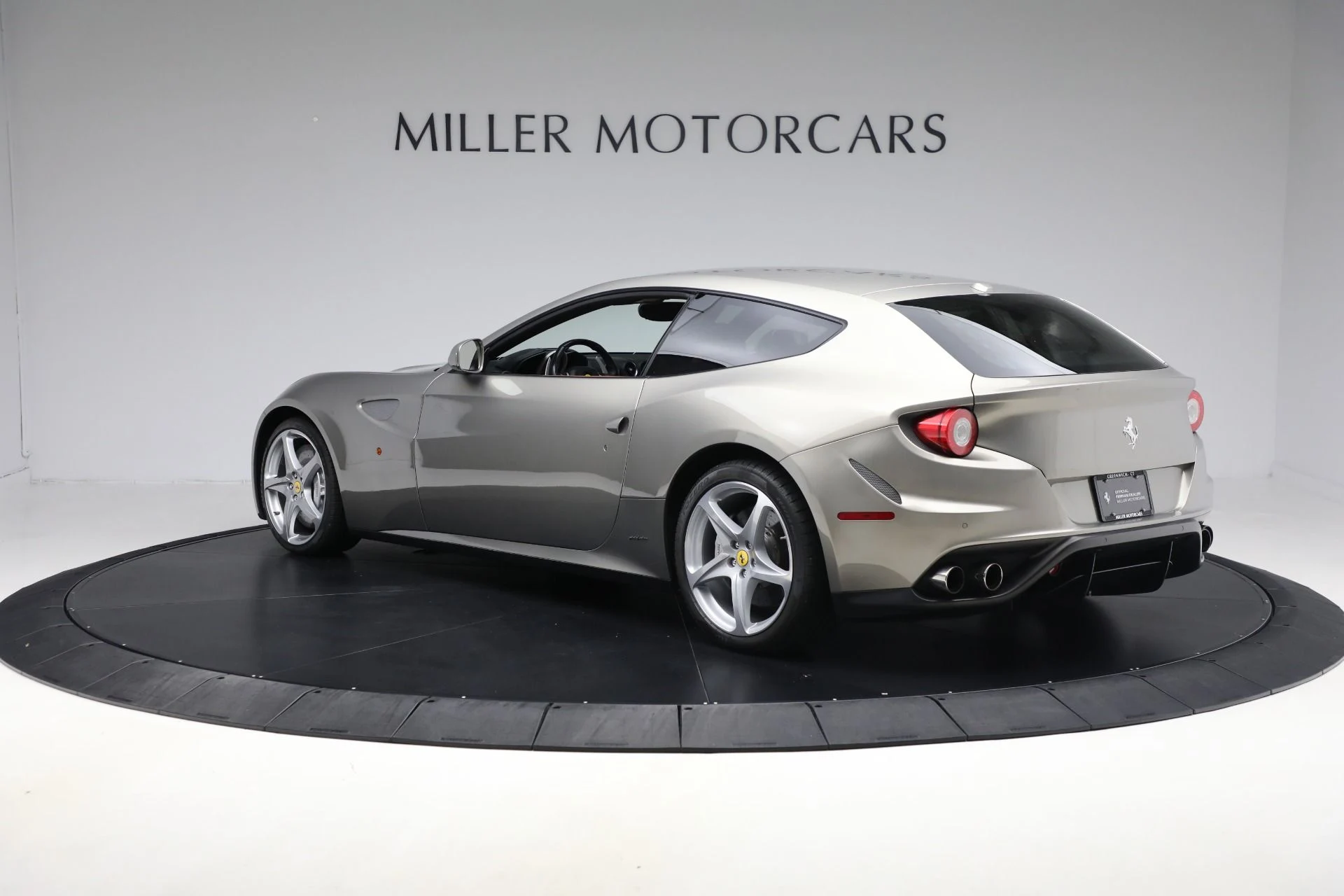 mph002_1062936066_Used_2012_Ferrari_FF_aec58d1d38