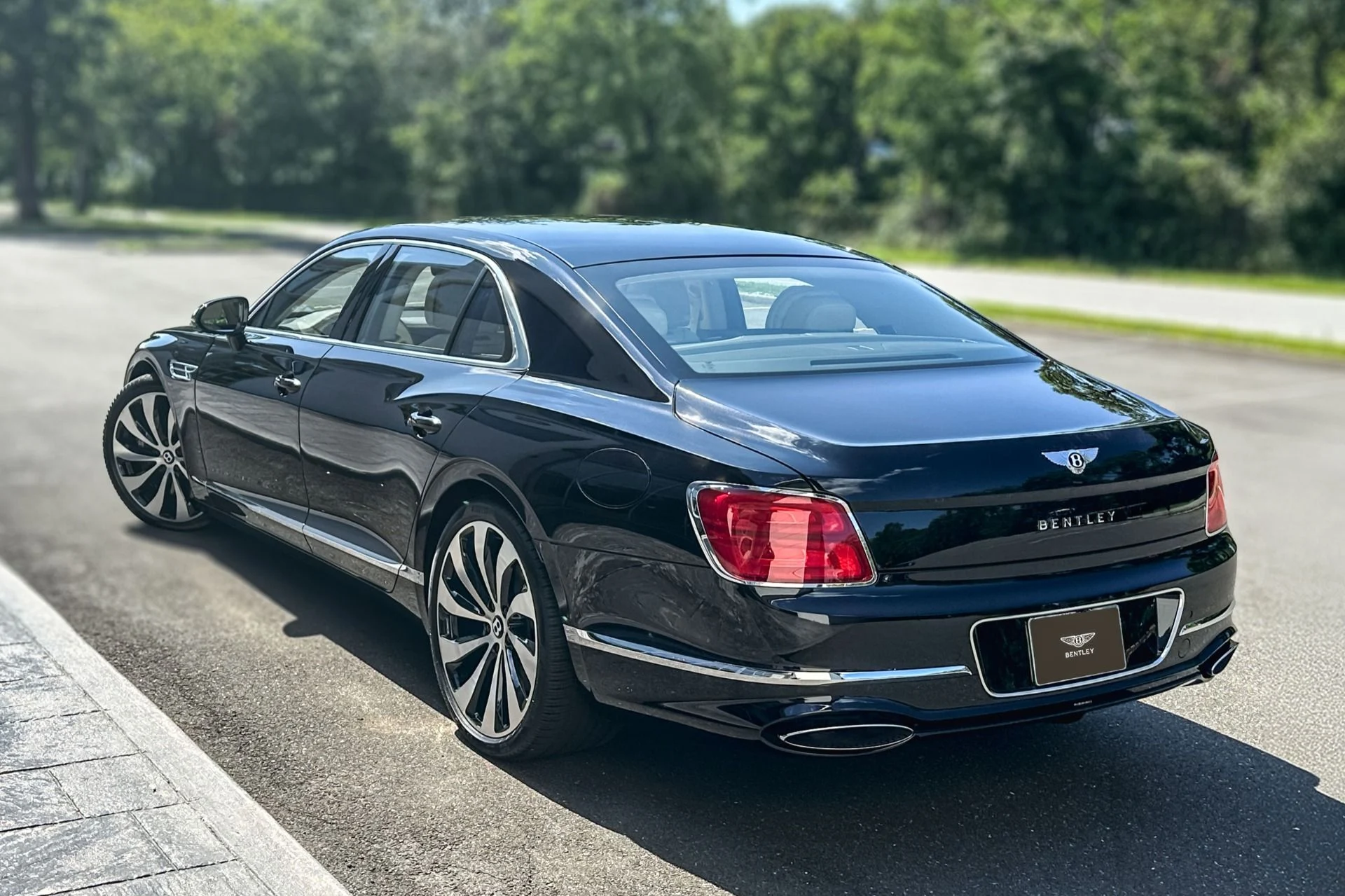 mph002_1067898426_New_2026_Bentley_Flying_Spur_1783694530_ab30434e63