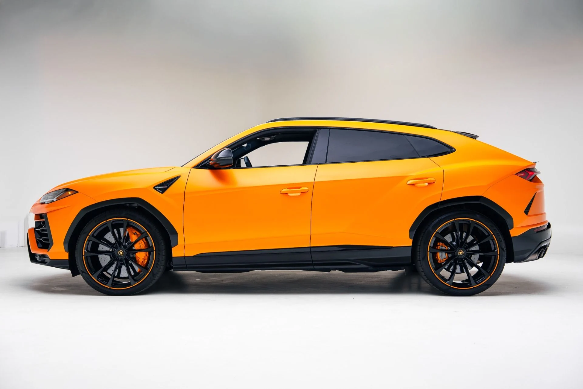 mph002_1070831646_Used_2022_Lamborghini_Urus_1765496956_e4af27897e