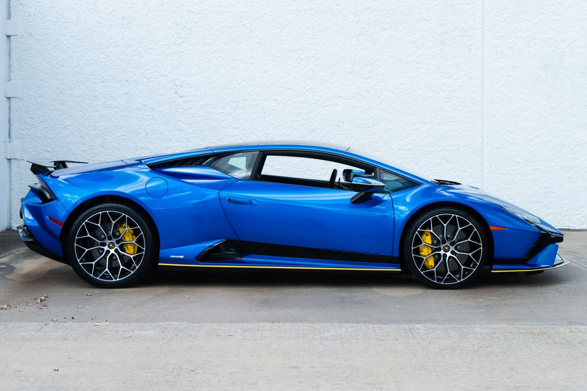 mph002_1079833390_Used_2023_Lamborghini_Huracan_Tecnica_1790706861_99c4d7003c