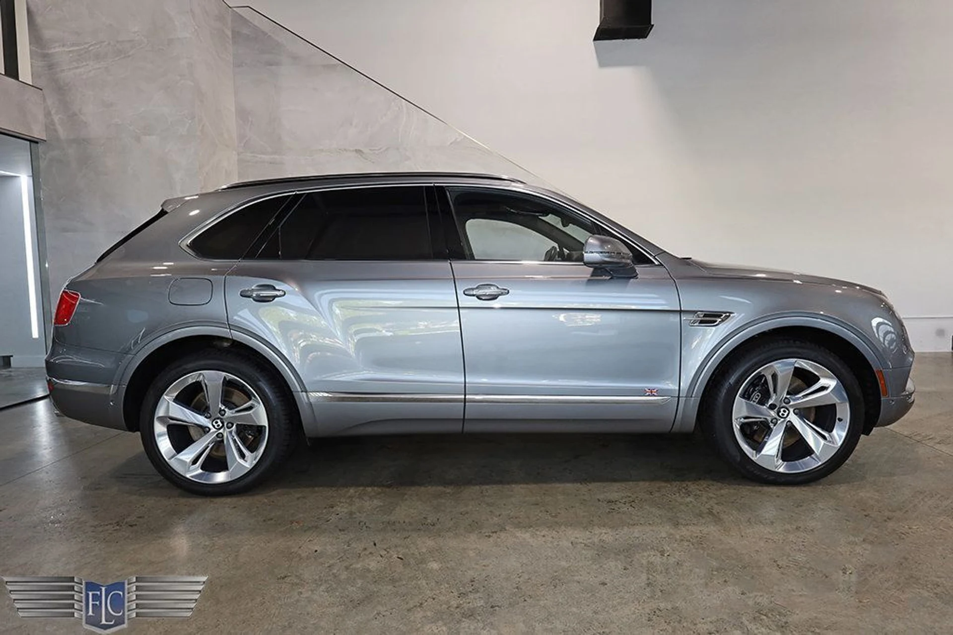 mph002_1079864916_used_2018_bentley_bentayga_onyxeditionawd_9689_22935440_3_1024_a3d3d1bd02