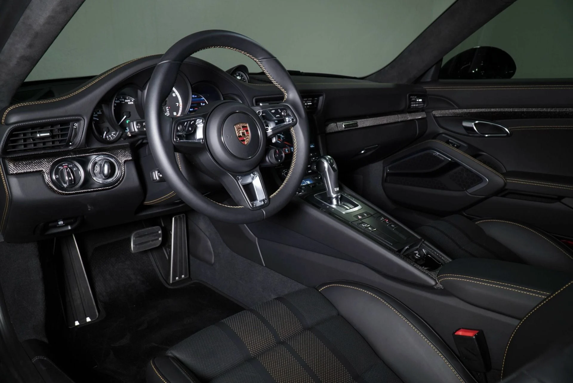 mph002_1079892393_Used_2018_Porsche_911_Turbo_S_1775836607_9755c7cf9e