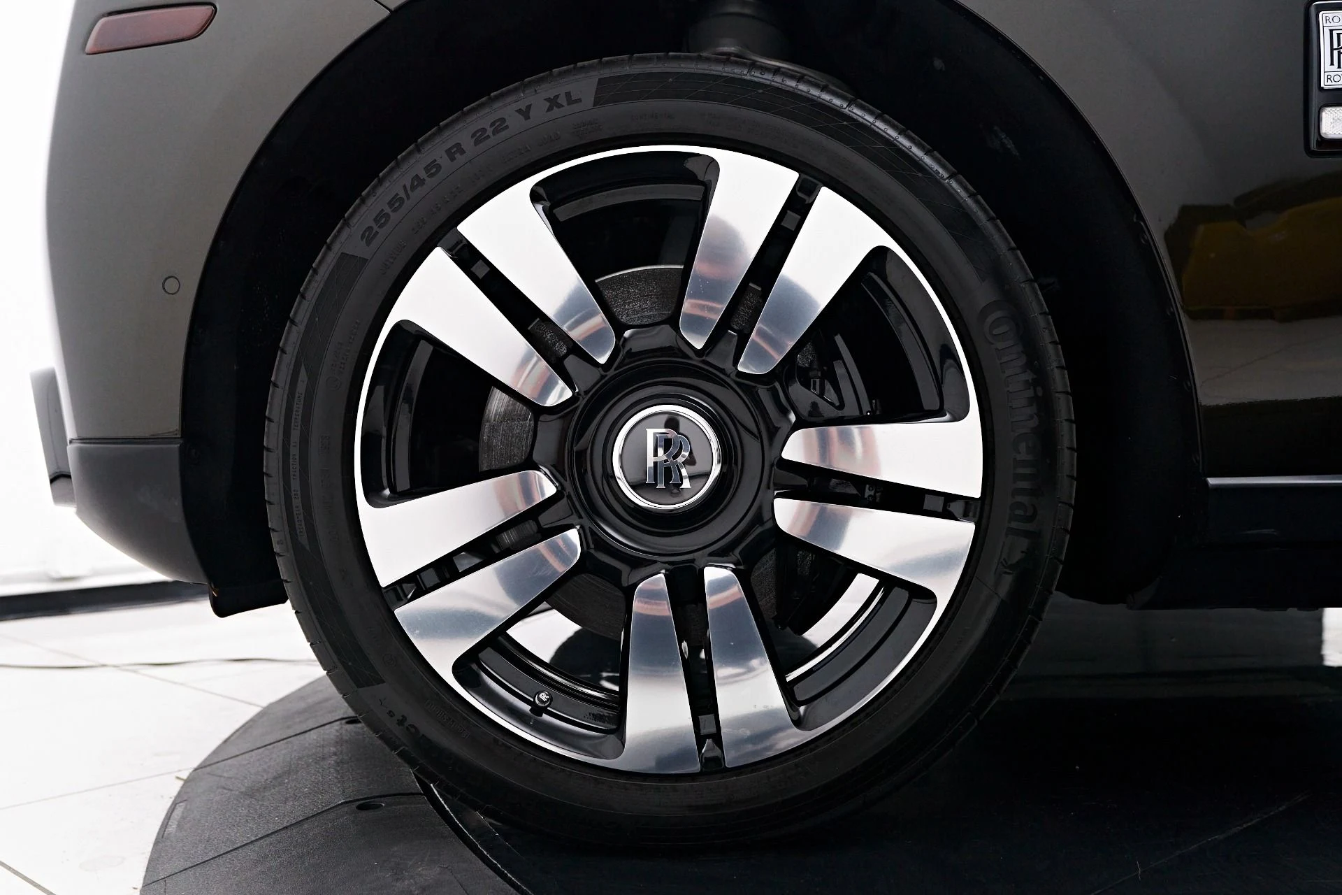 mph002_1080206851_Used_2024_Rolls_Royce_Cullinan_Base_1757032520_c6d24d5fa0