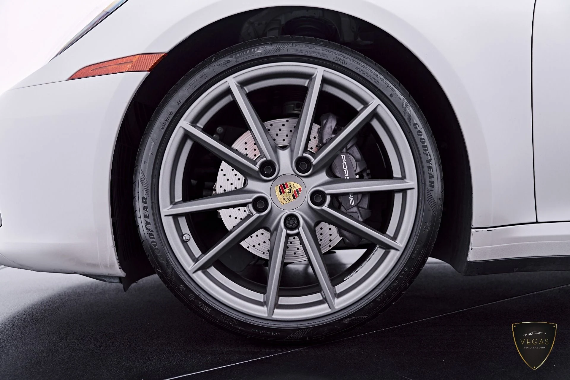 mph002_1083121689_Used_2023_Porsche_911_Carrera_1783042973_7bc0d9bd89