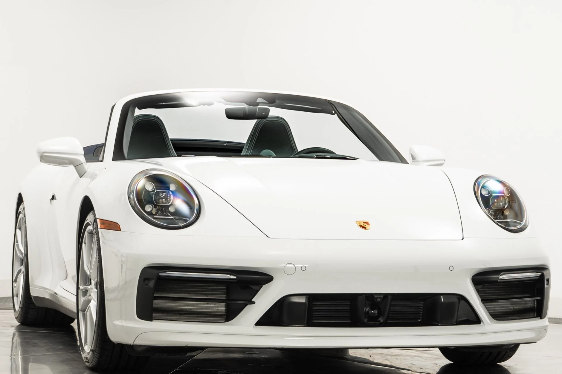 mph002_1092145269_Used_2023_Porsche_911_Carrera_Cabriolet_1756923318_98f6bd67d6