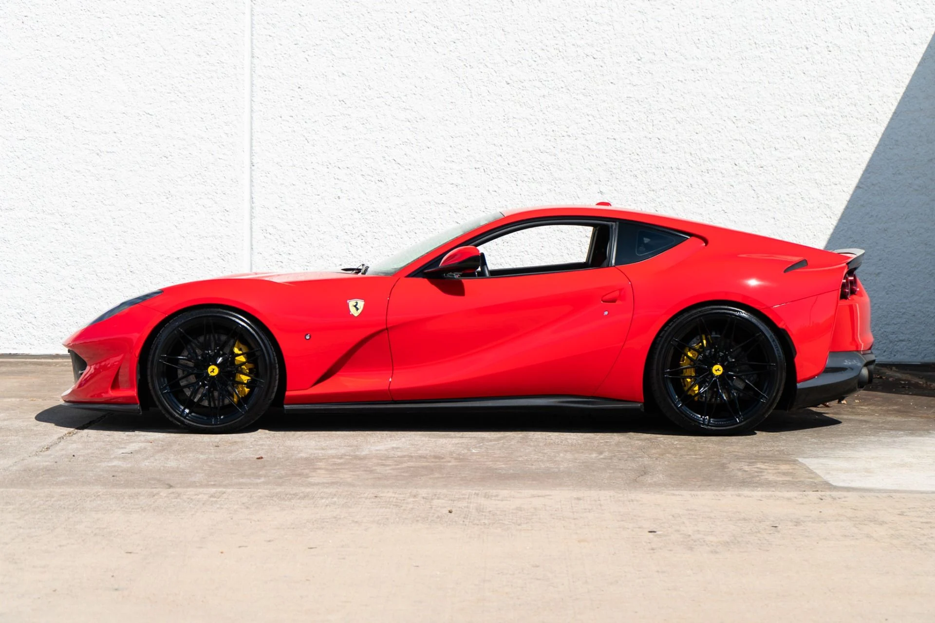 mph002_1101939293_Used_2019_Ferrari_812_Superfast_1789595110_0f84afb074
