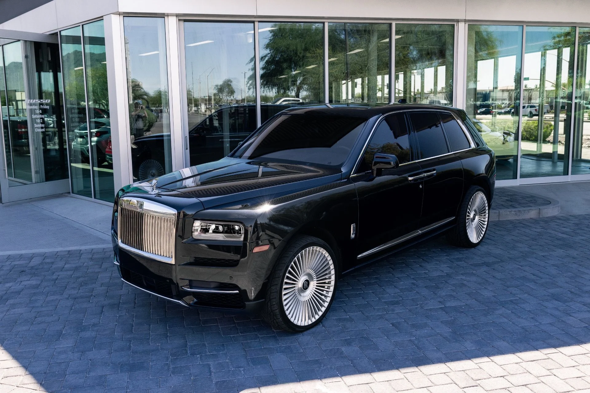 mph002_1106174545_Used_2021_Rolls_Royce_Cullinan_1774297263_a366eed7d0