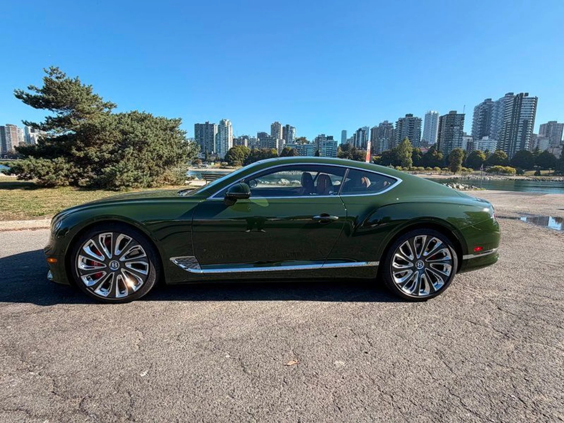 mph002_1119963226_39184567_07741_2023_bentley_continental_gt_003_67568c077e