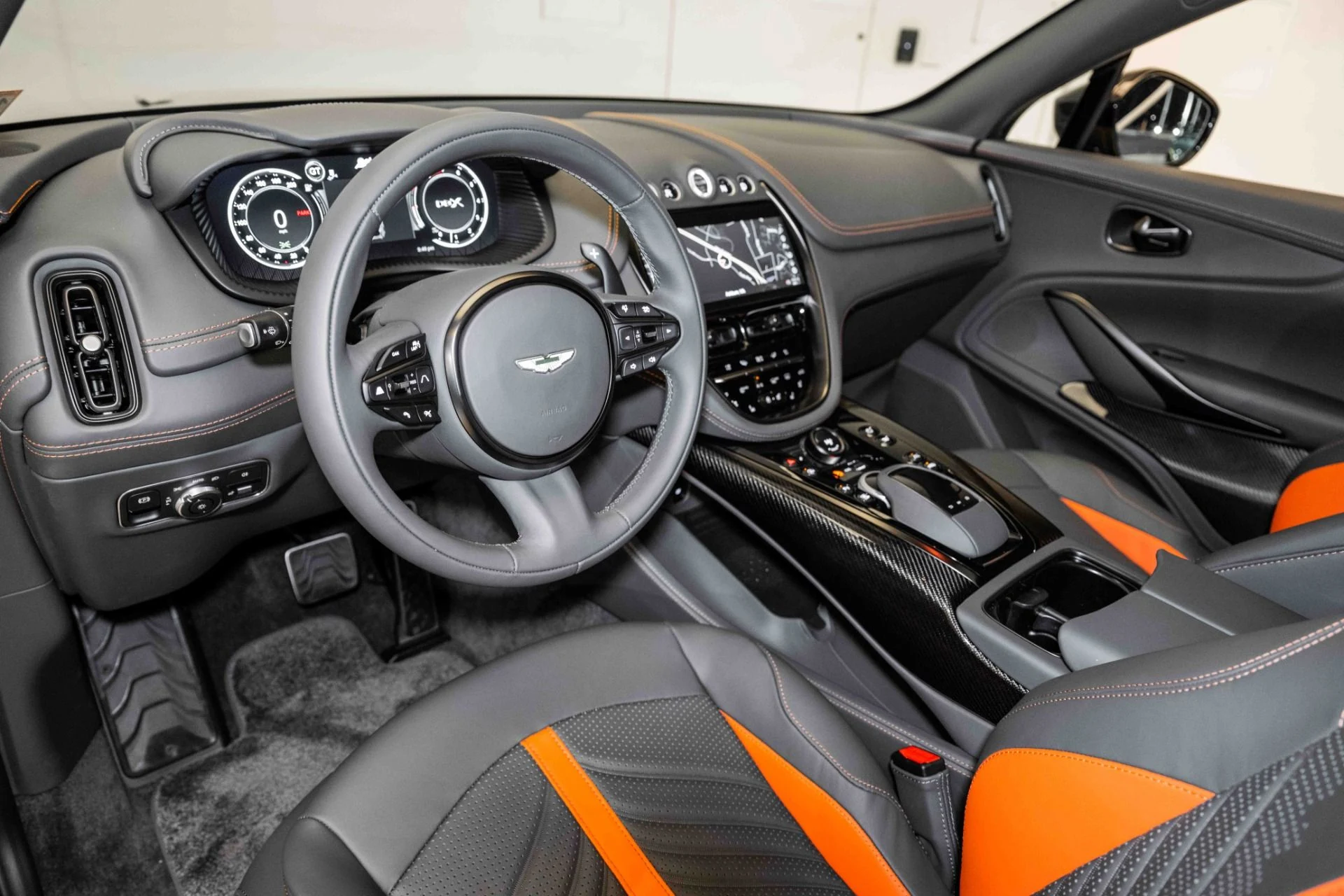 mph002_112362403_Used_2024_Aston_Martin_DBX_707_1701892795_0ea6e84186