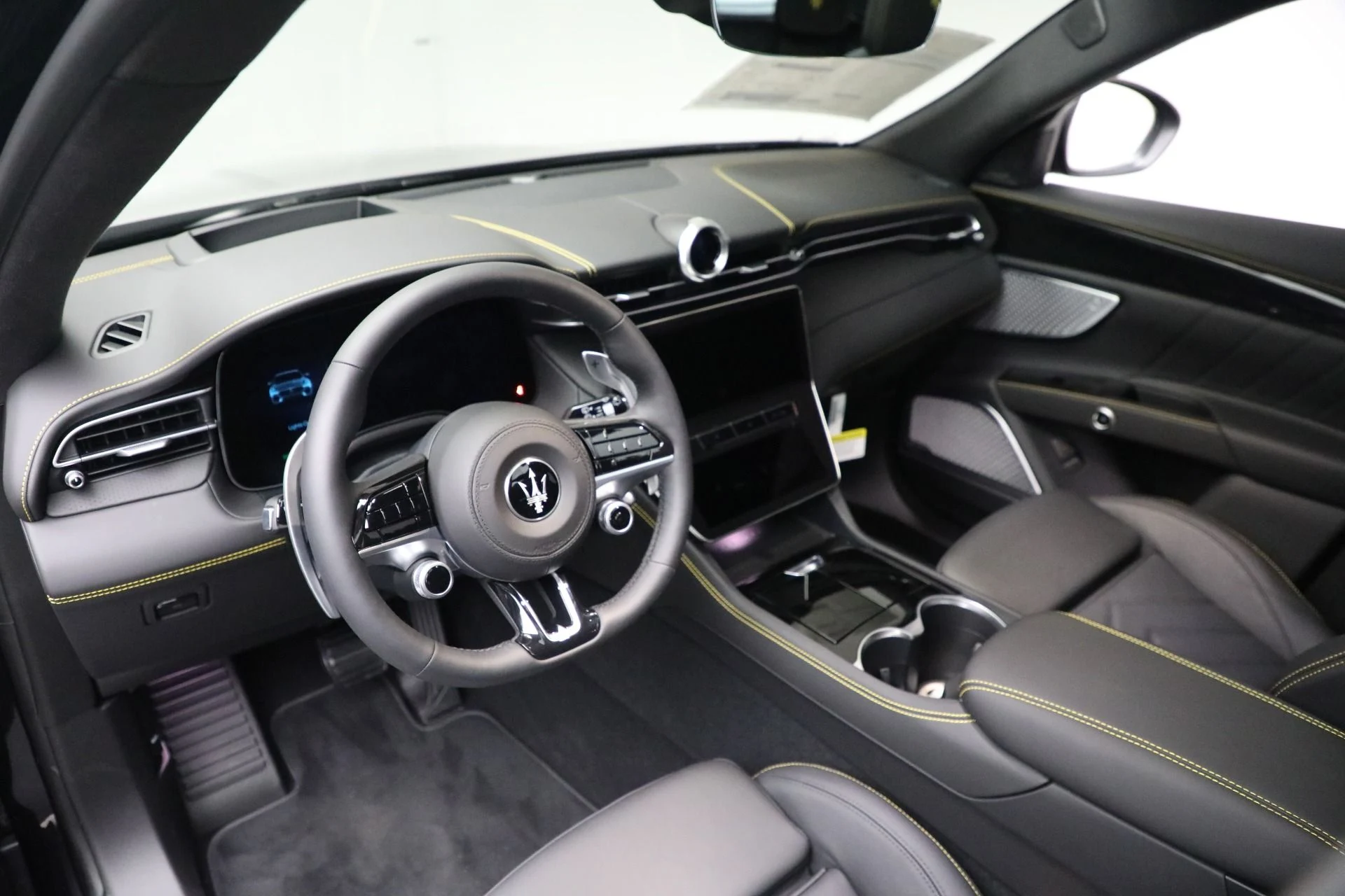 mph002_1125339883_Used_2023_Maserati_Grecale_Modena_1773349368_1607083087