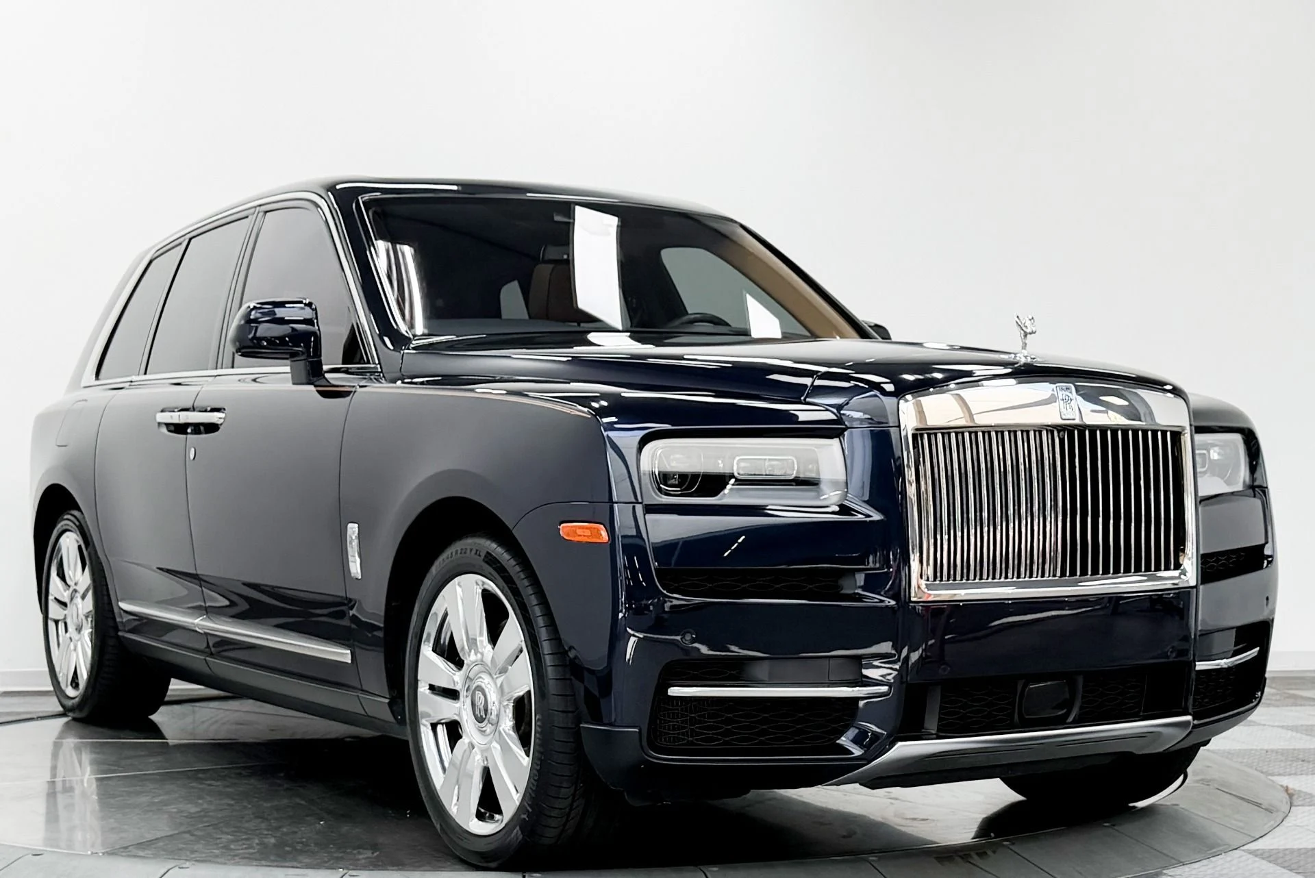 mph002_1126430294_Used_2020_Rolls_Royce_Cullinan_Rear_Theatre_Configuration_Bespoke_Audio_Picnic_Tables_1785529076_7502c29849