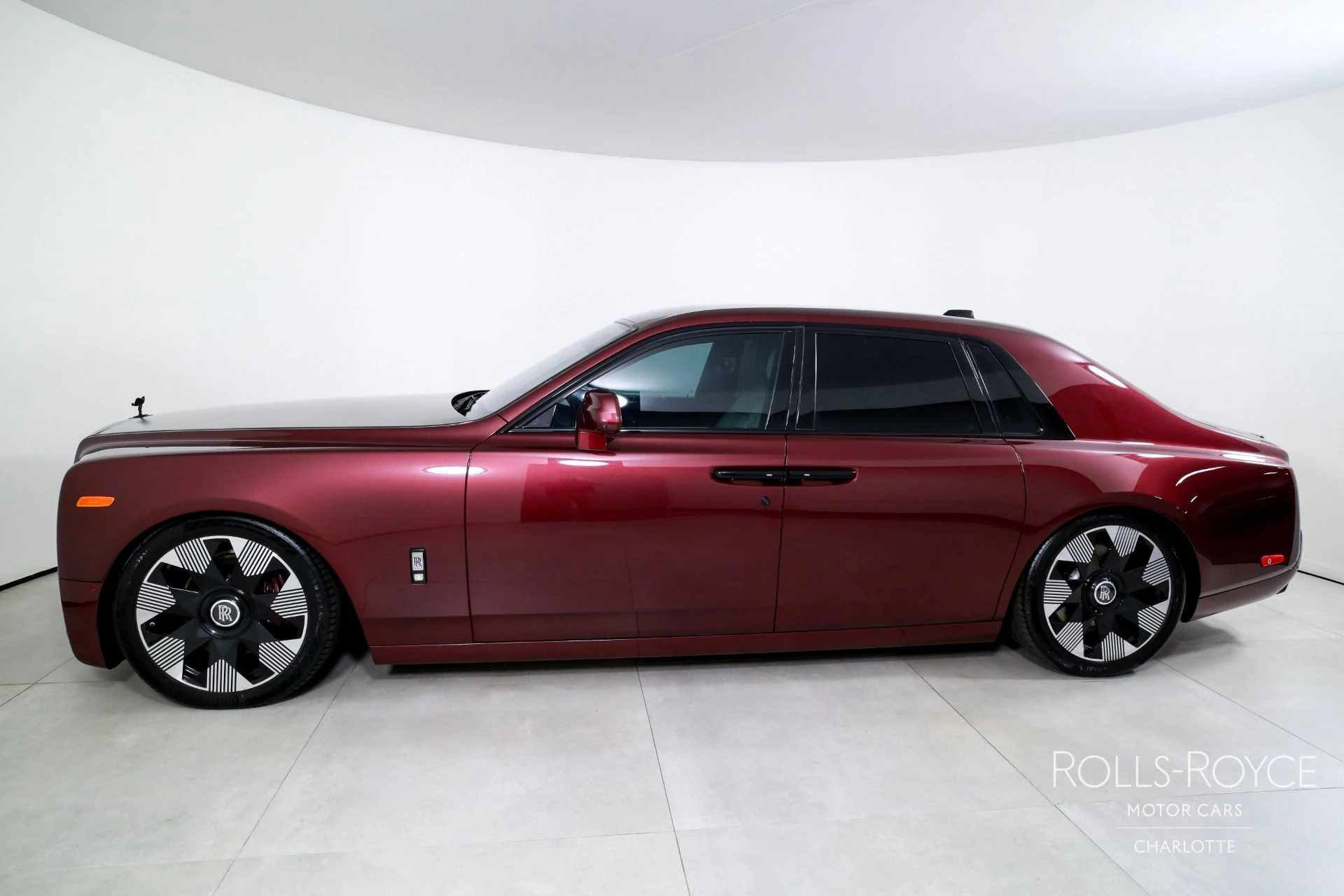 mph002_1135440296_Used_2019_Rolls_Royce_Phantom_1760804131_d86c062c7e