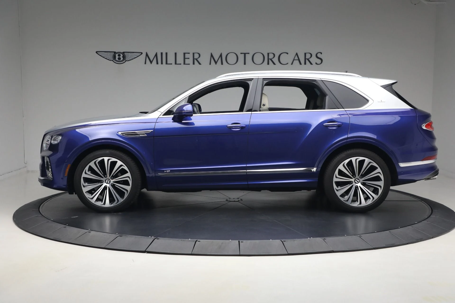 mph002_1135565358_Used_2022_Bentley_Bentayga_V8_1780928714_366680436f