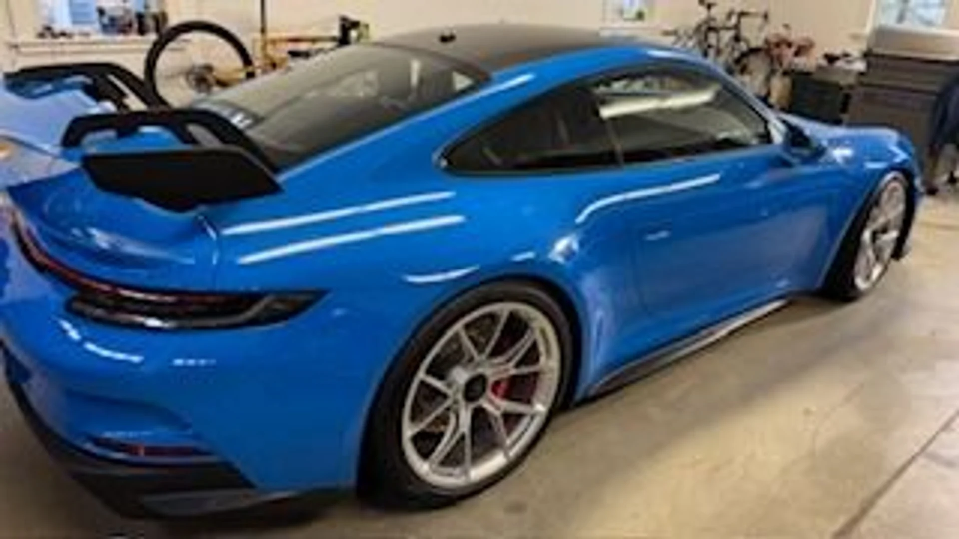 mph002_1143116050_Used_2022_Porsche_911_GT_3_1762816533_97adbc39ae