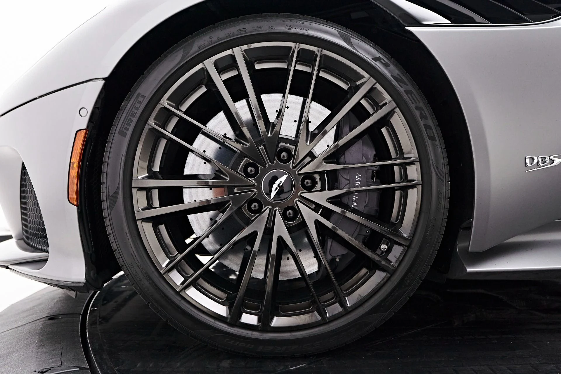 mph002_1146716161_Used_2021_Aston_Martin_DBS_Superleggera_1720056677_e6ed75f036