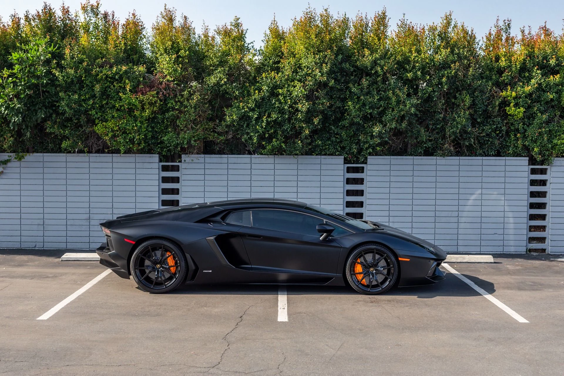 mph002_1148192756_Used_2014_Lamborghini_Aventador_LP_700_4_1776699950_97afae3d4e