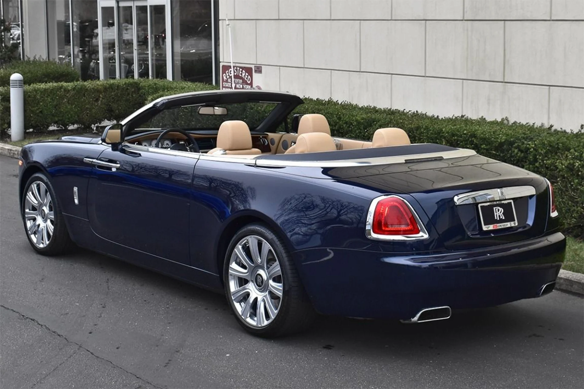 mph002_1155510164_Used_2019_Rolls_Royce_Dawn_1793138183_1e46bf6966