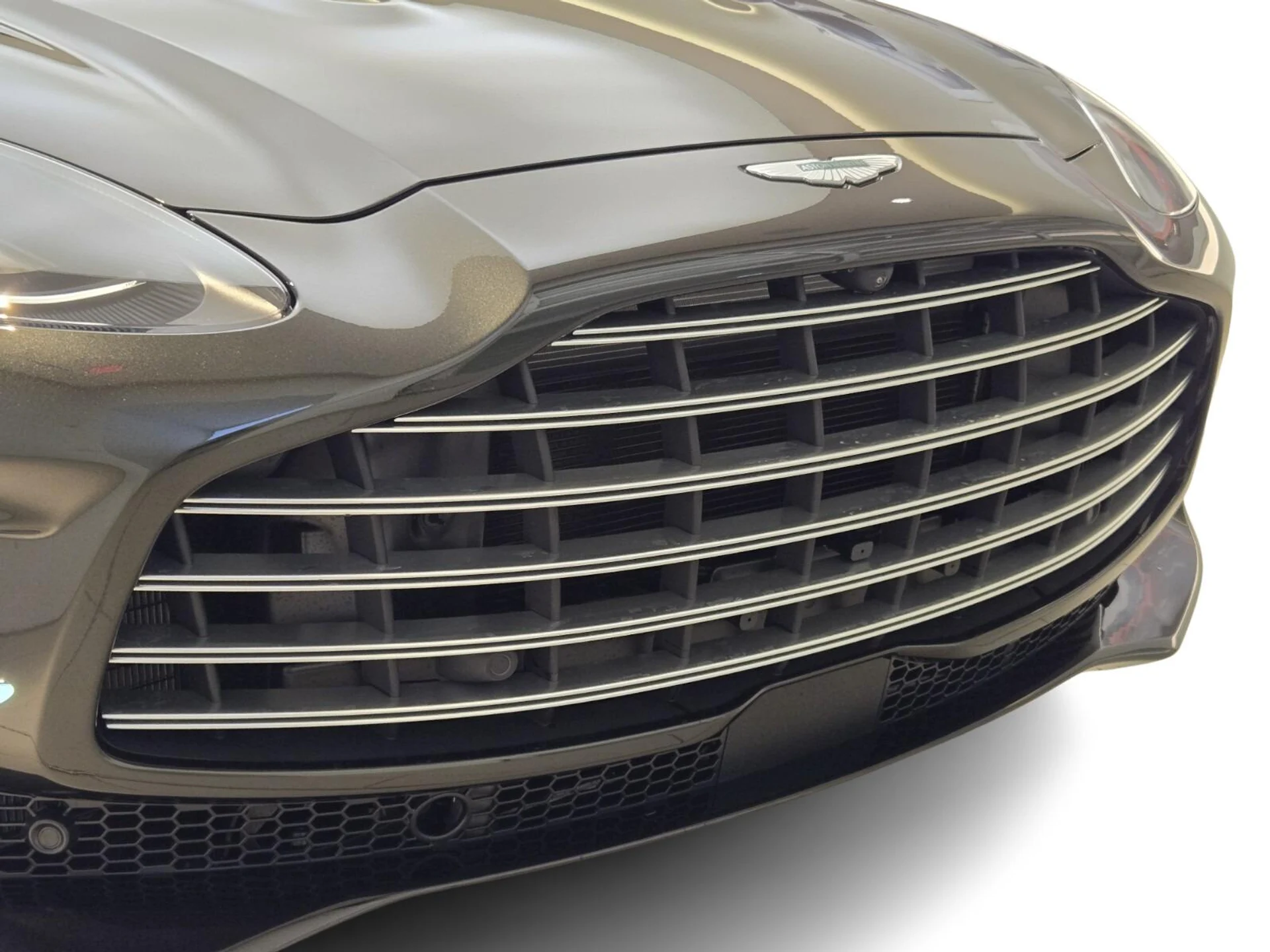 mph002_1155809080_New_2026_Aston_Martin_DBX_707_1761371573_ed580c1f0a