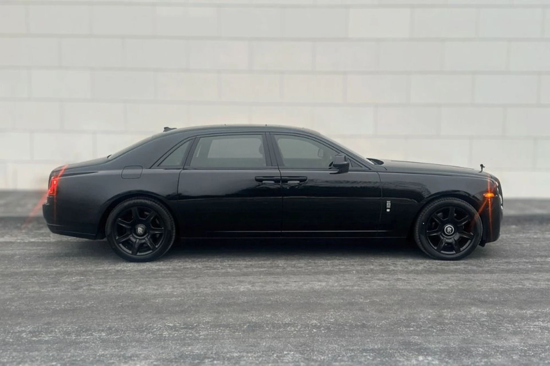 mph002_1162043270_Used_2015_Rolls_Royce_Ghost_EWB_Series_II_EWB_1767896570_67e4bfa668