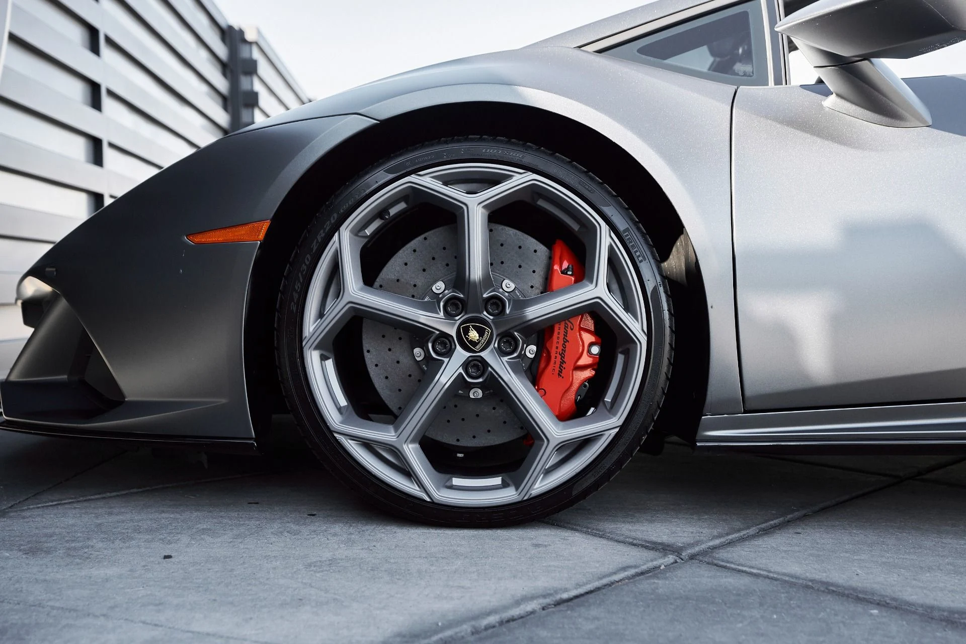 mph002_1171415669_Used_2022_Lamborghini_Huracan_EVO_Base_1761357549_2de5e95d18