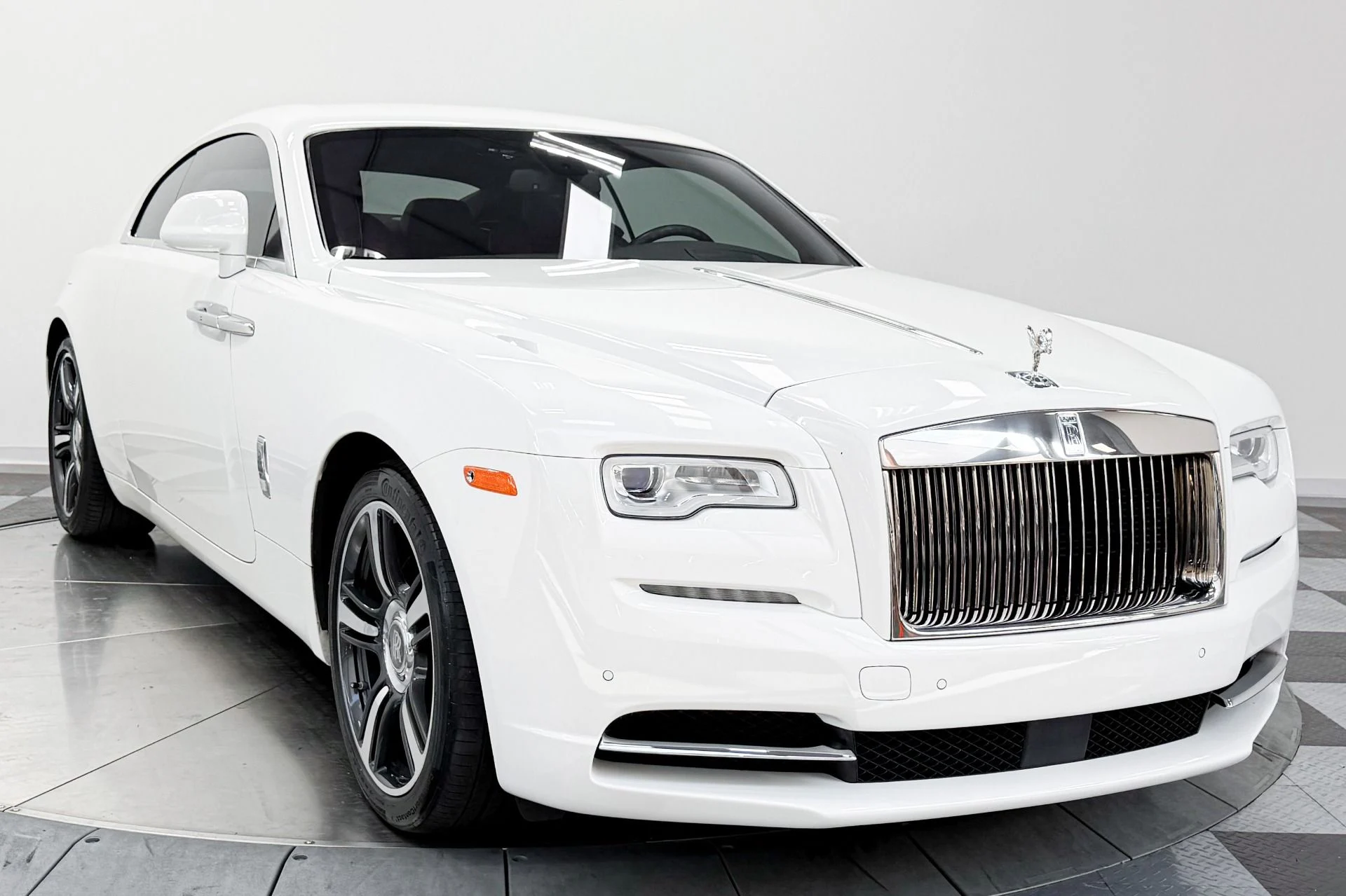 mph002_1176779093_Used_2019_Rolls_Royce_Wraith_Starlight_Headliner_Drivers_Assistance_3_1782320533_4a55e62821