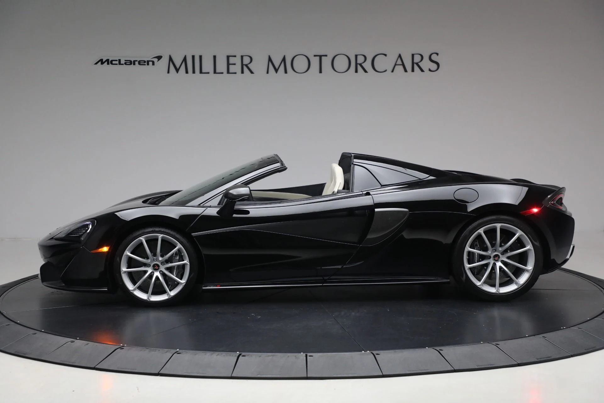 mph002_1185469232_Used_2018_Mc_Laren_570_S_Spider_e8b80b6f45