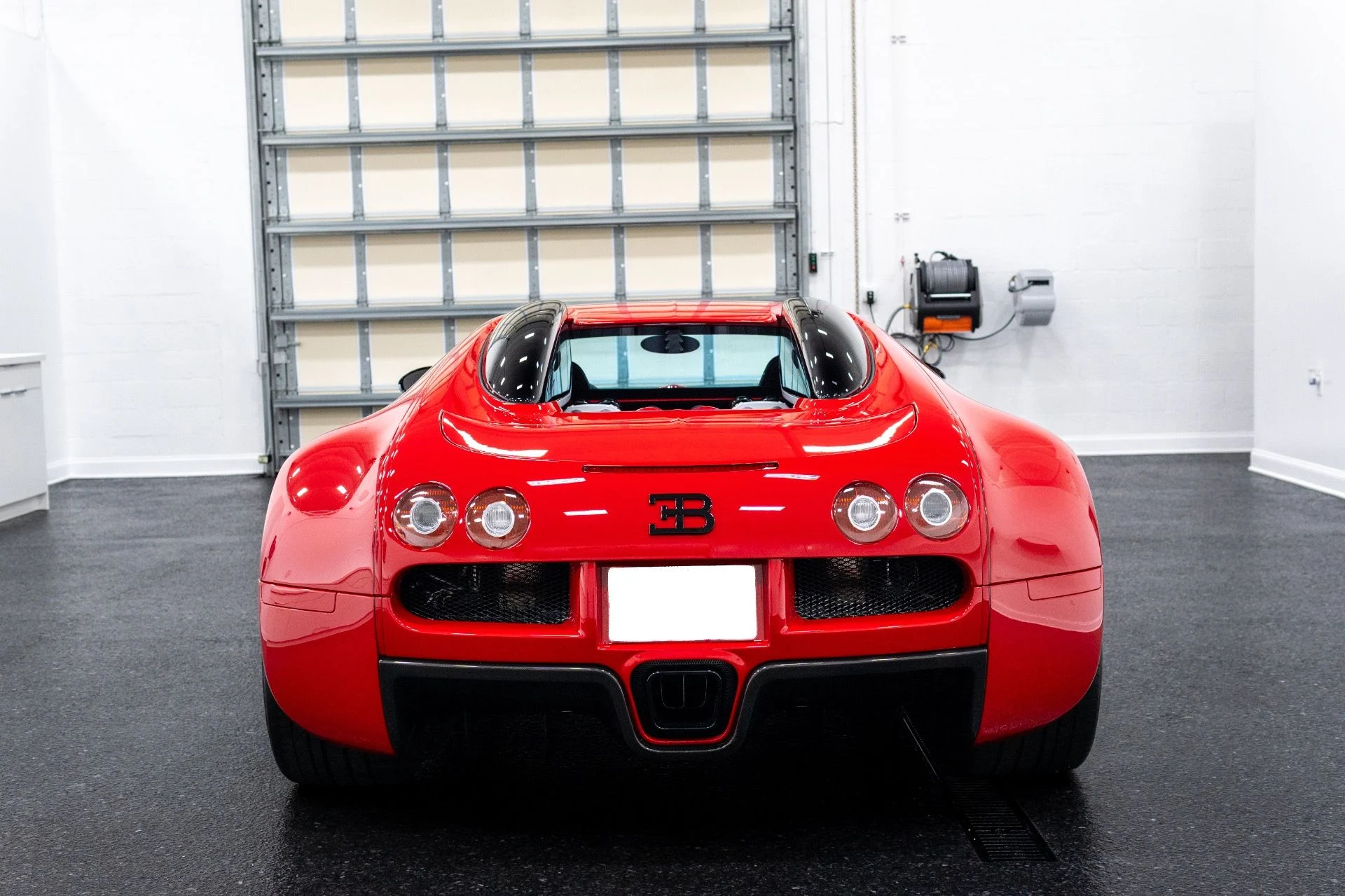 mph002_1190566887_Used_2008_Bugatti_Veyron_164_1769463944_ea8d27e6a2