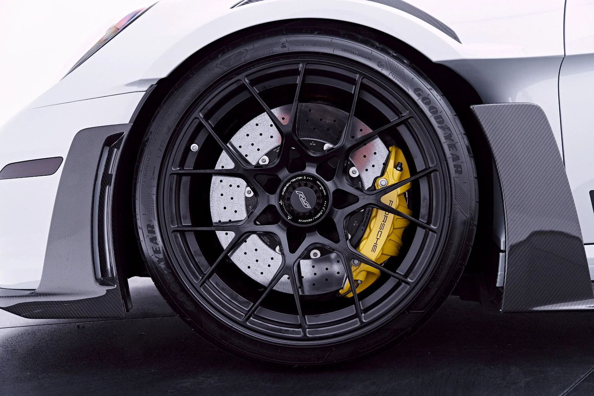 mph002_1191776178_Used_2025_Porsche_911_GT_3_RS_1781833628_7f4cb85584