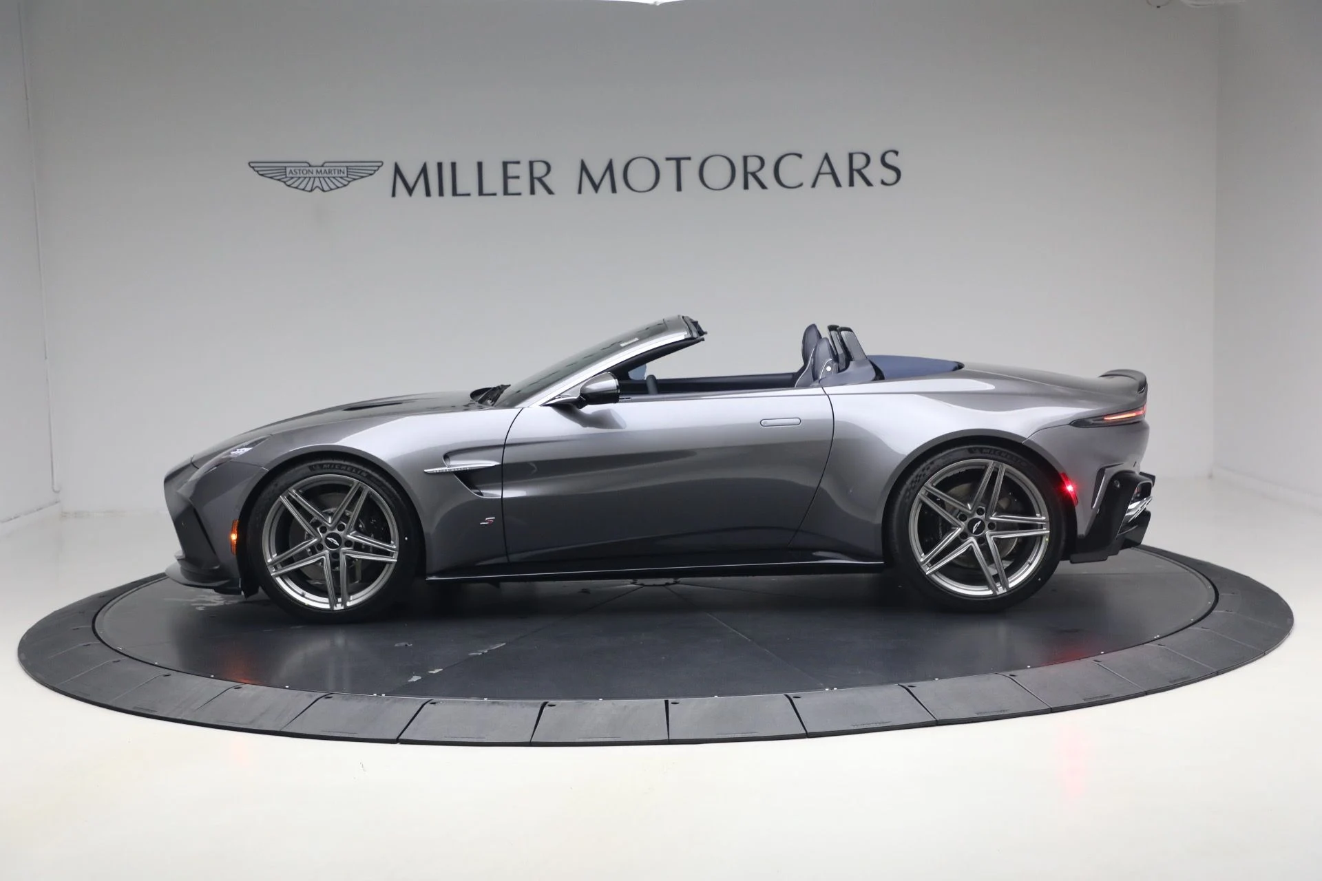 mph002_1193484150_New_2026_Aston_Martin_Vantage_S_Roadster_1786132821_d482536966