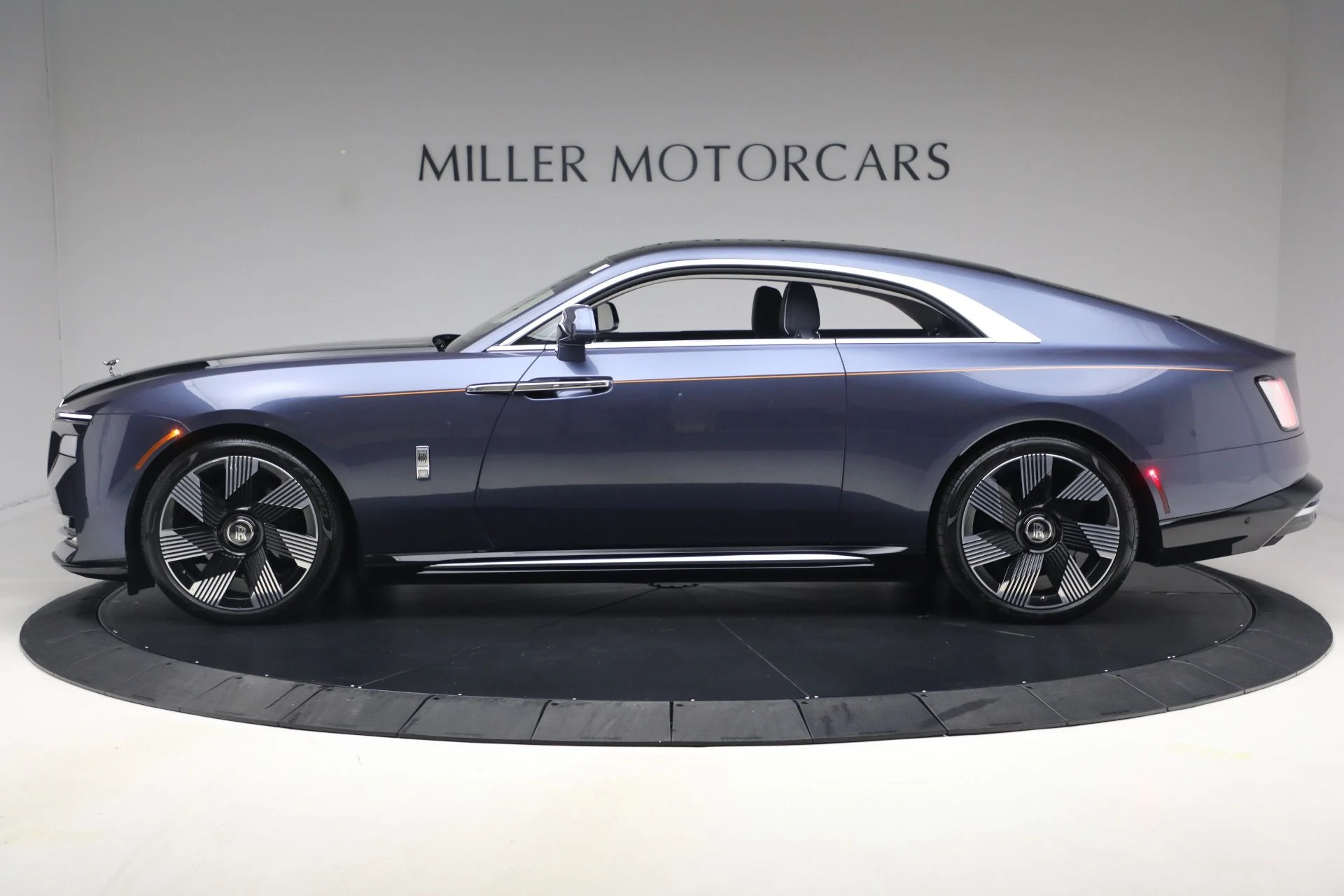 mph002_1193781114_Used_2024_Rolls_Royce_Spectre_829942591a