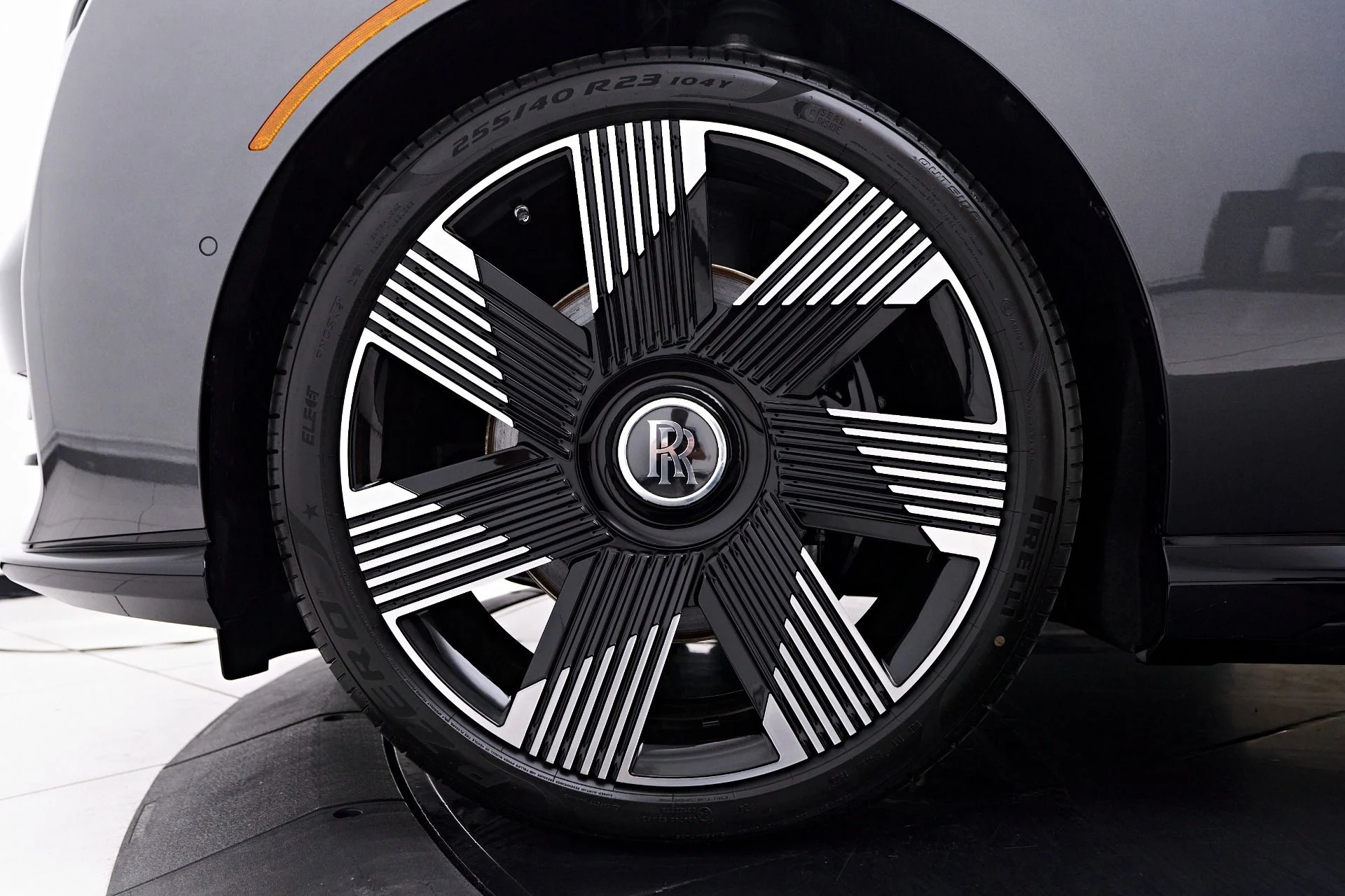 mph002_1196238054_Used_2025_Rolls_Royce_Spectre_1755107741_ed19d172f8