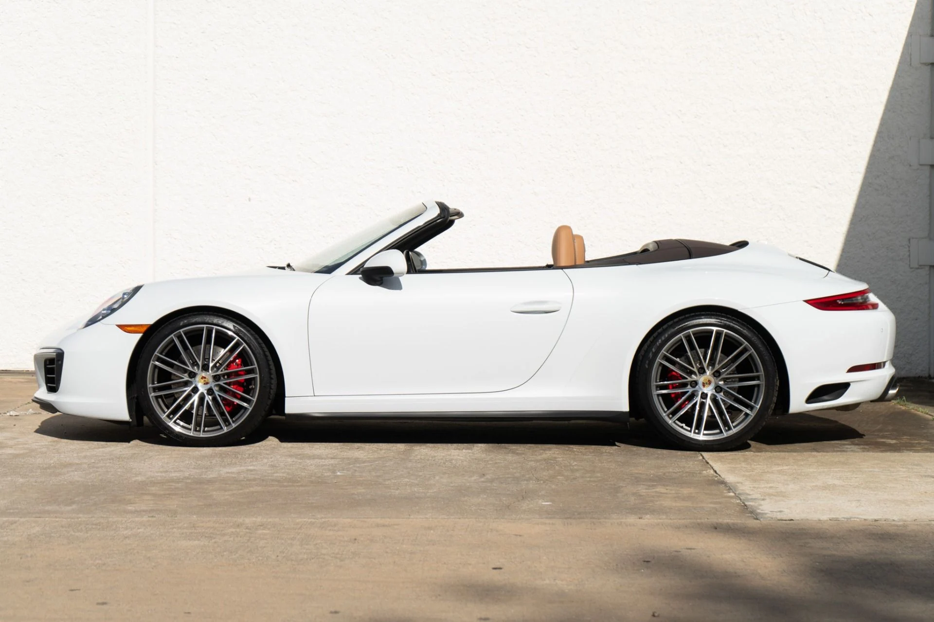 mph002_1206177855_Used_2018_Porsche_911_Carrera_4_S_1775580222_579cf3baa5