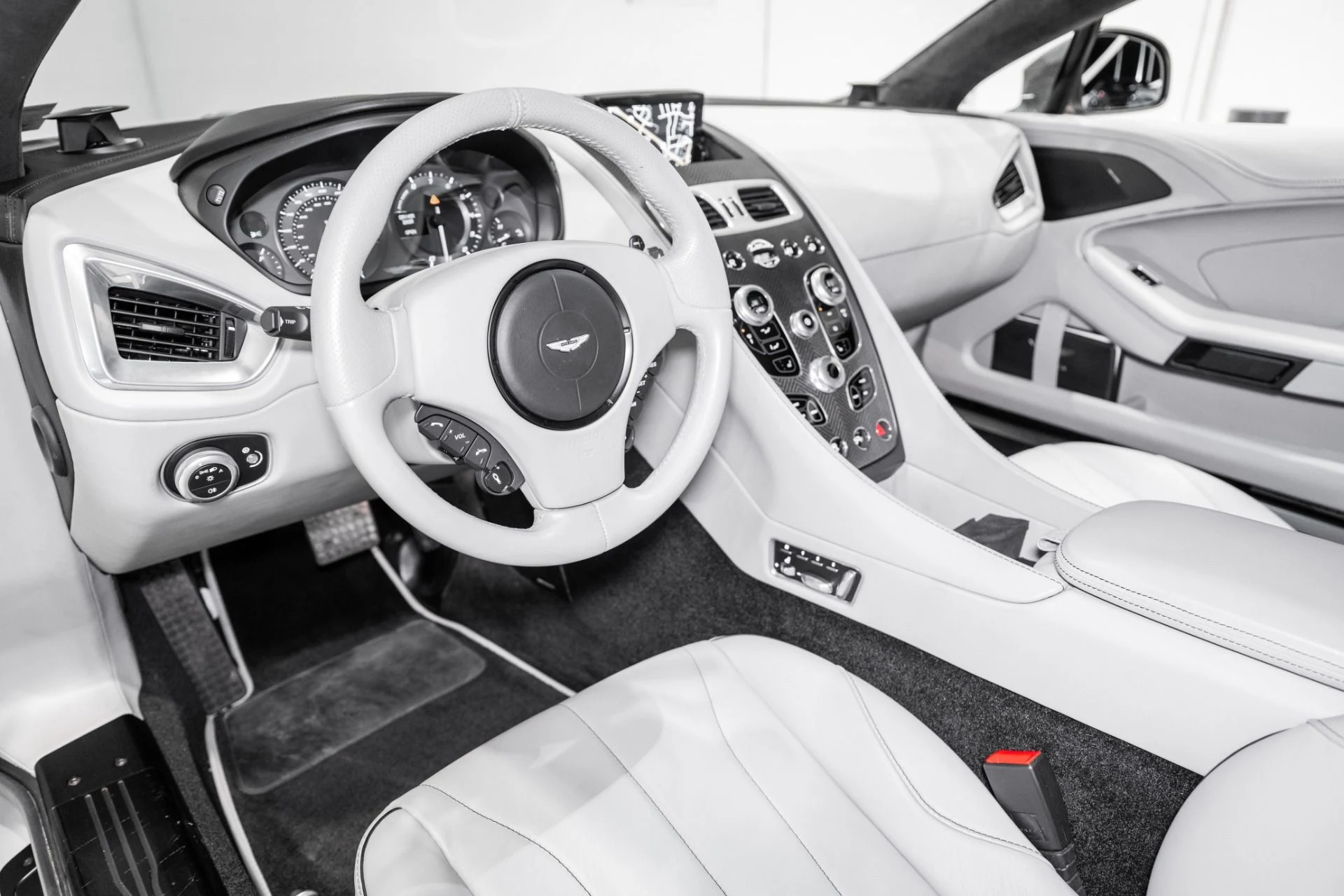 mph002_1206666719_Used_2016_Aston_Martin_Vanquish_V12_1770132200_9233506d78