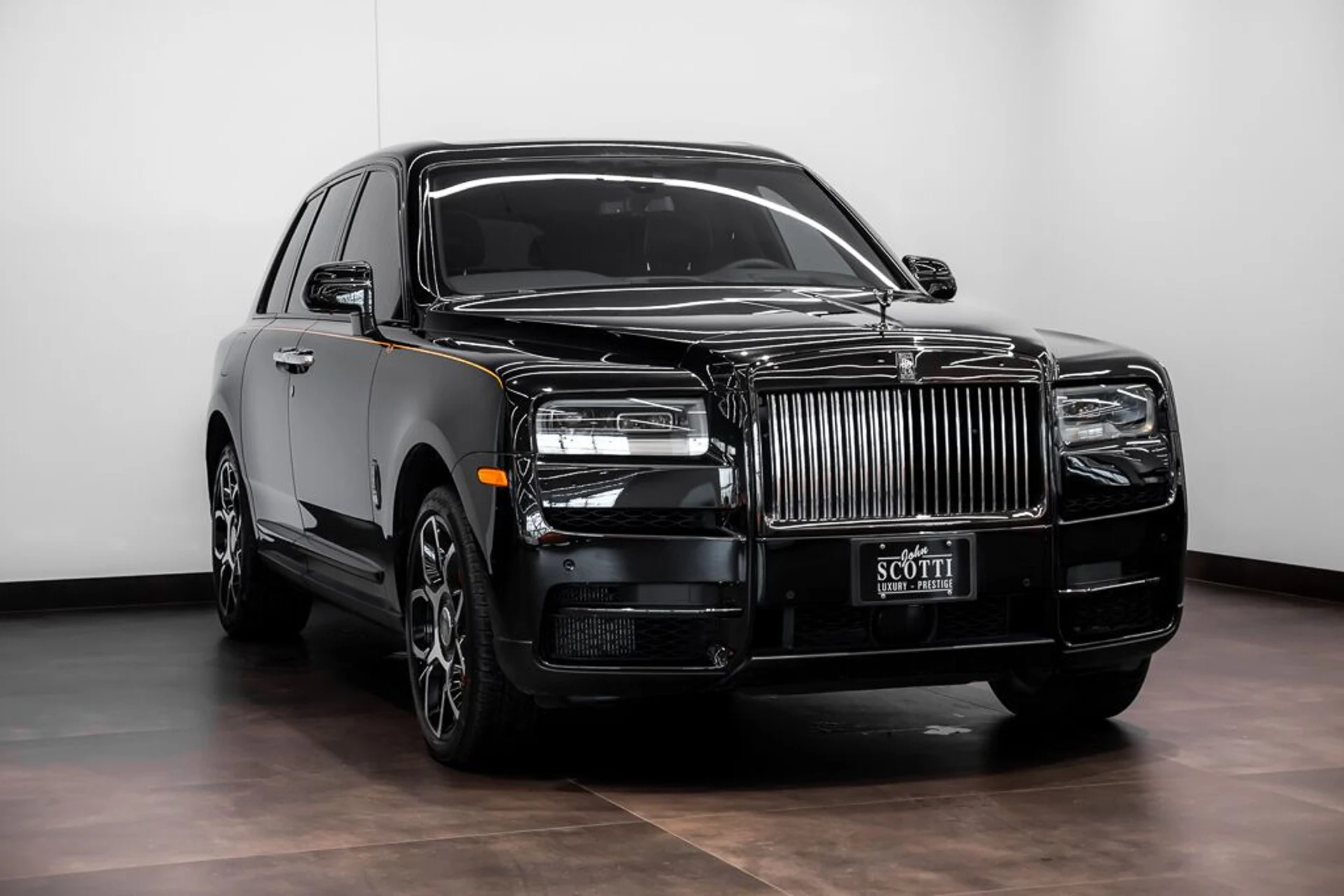 mph002_1210583405_rolls_royce_cullinan_2023_jpg_v_1758918548_c7541a0818