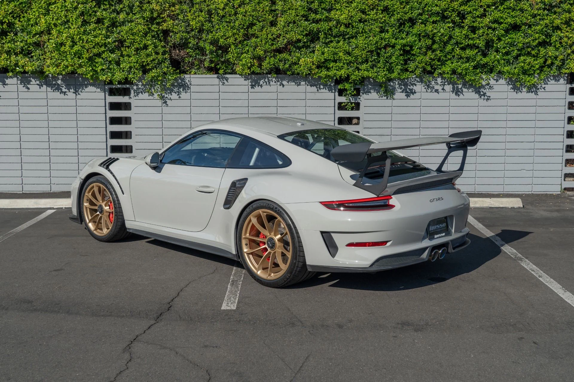 mph002_1220170400_Used_2019_Porsche_911_GT_3_RS_1759431879_2851640337