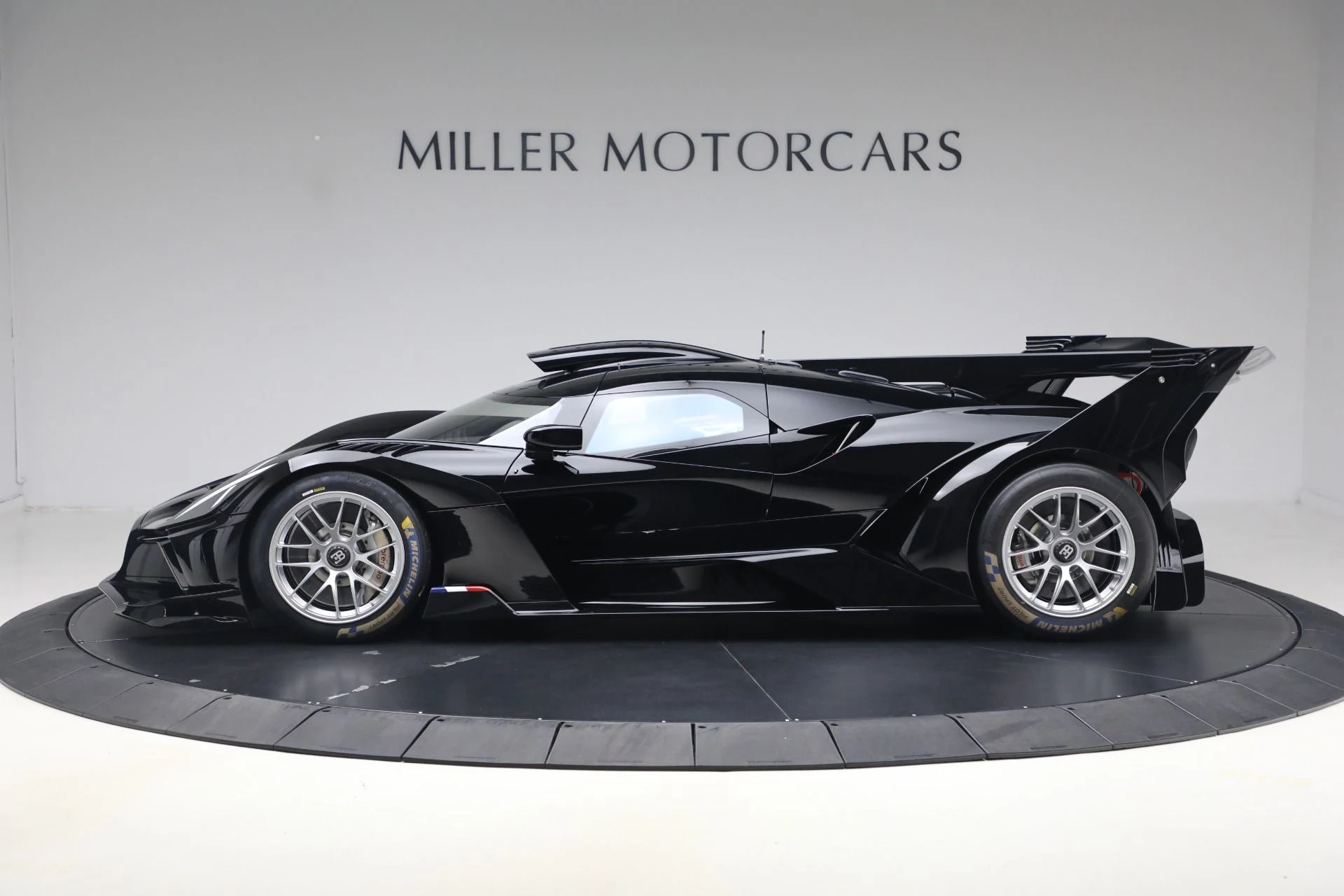 mph002_1232015036_Used_2024_Bugatti_Bolide_4bbe66f4bd
