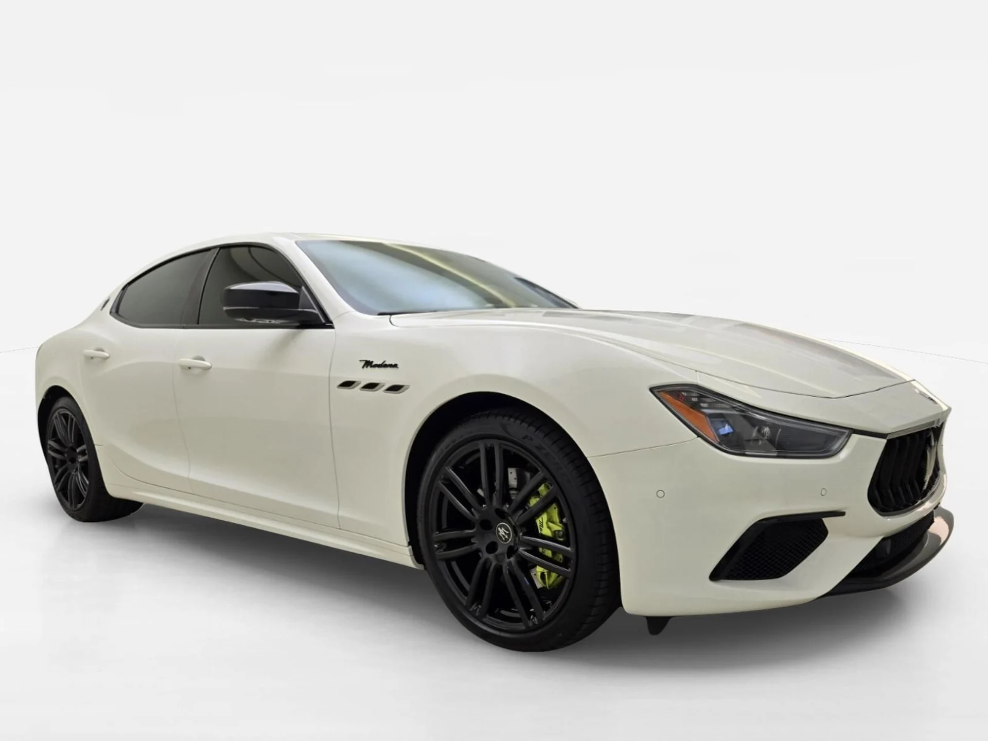 mph002_1242245038_Used_2023_Maserati_Ghibli_Modena_1790660292_6a0e377a1f
