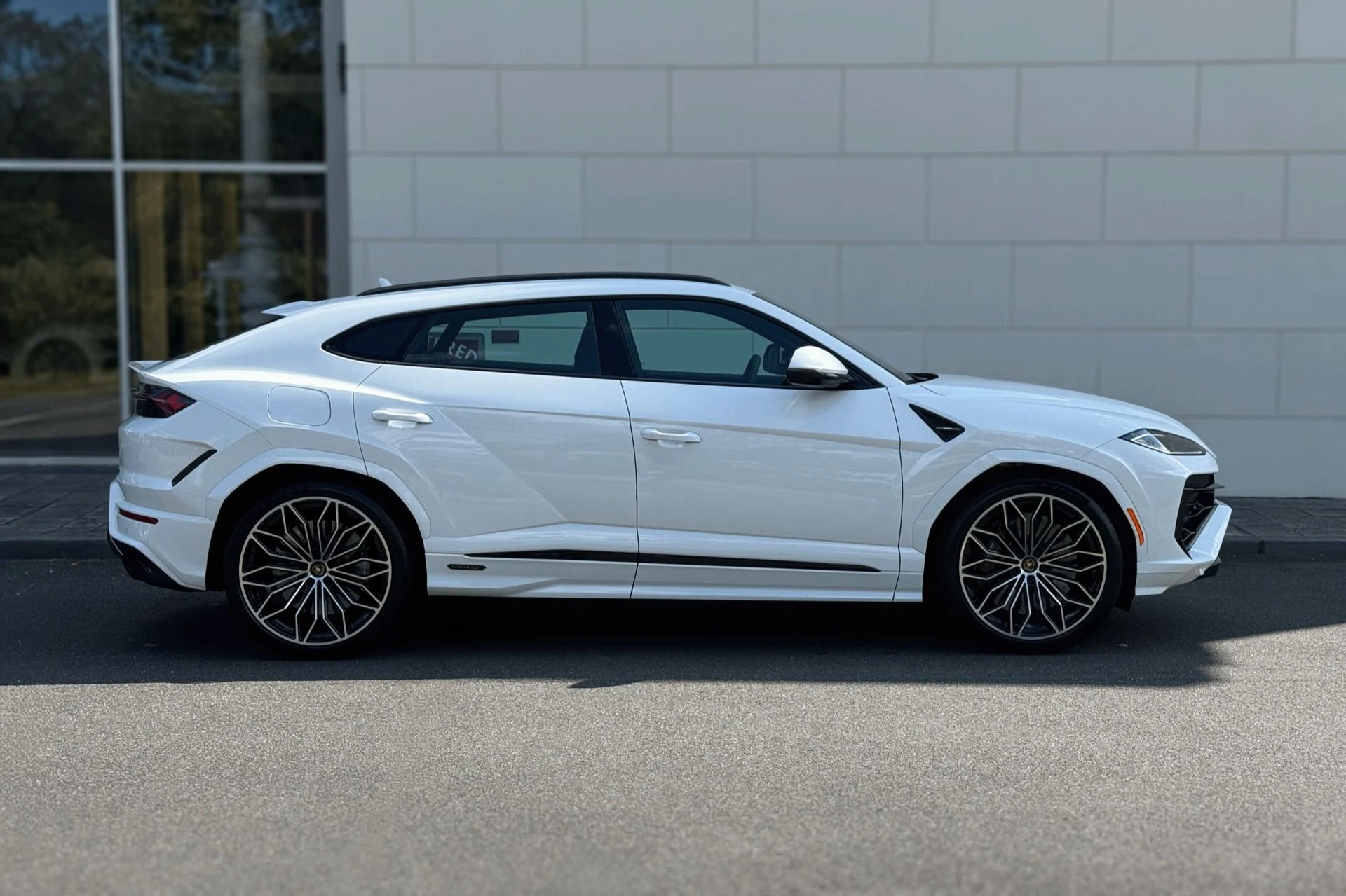 mph002_1249552313_Used_2025_Lamborghini_Urus_SE_1756989701_ffa91842e3