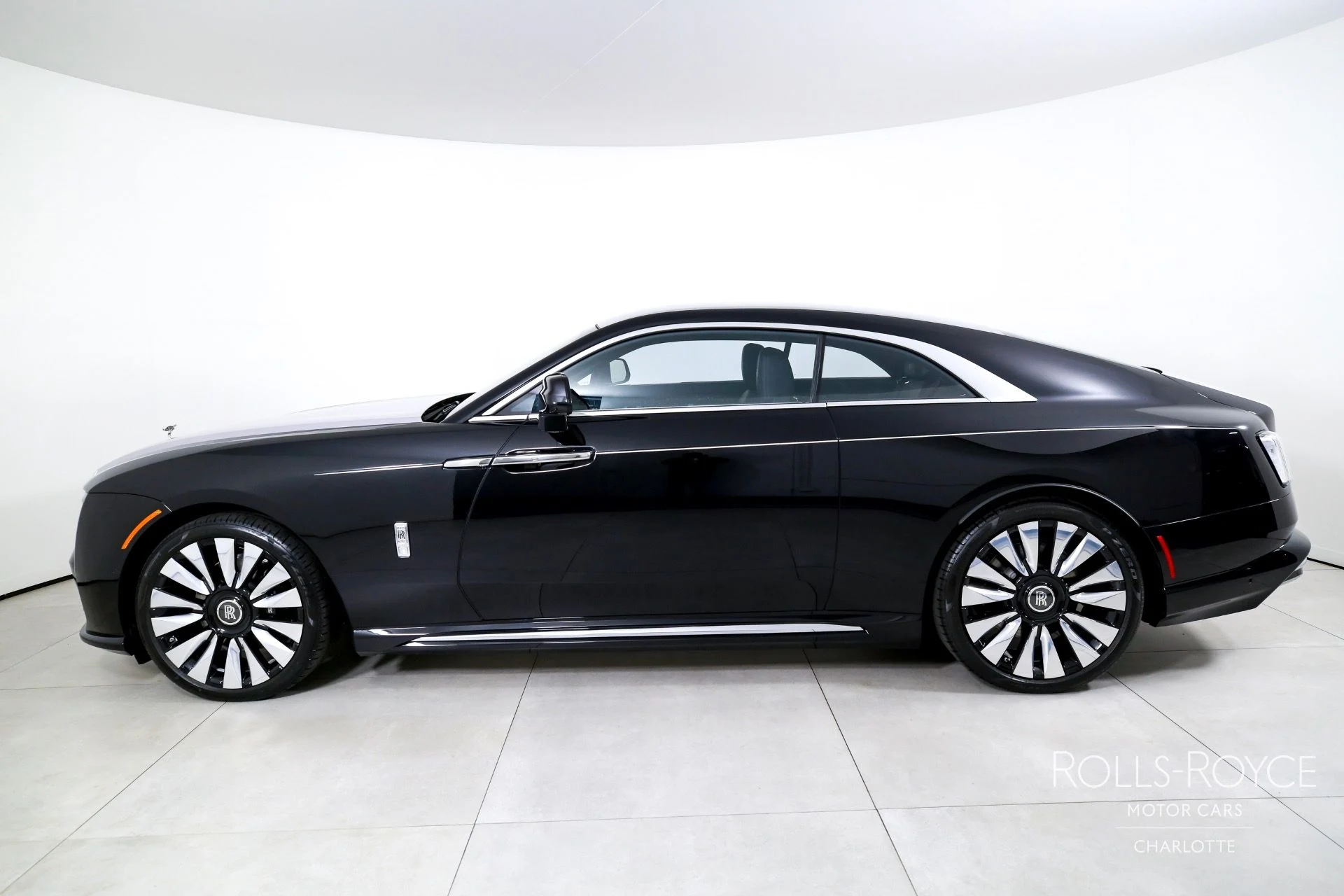 mph002_1252659143_Used_2025_Rolls_Royce_Spectre_1757533458_89f0f90736